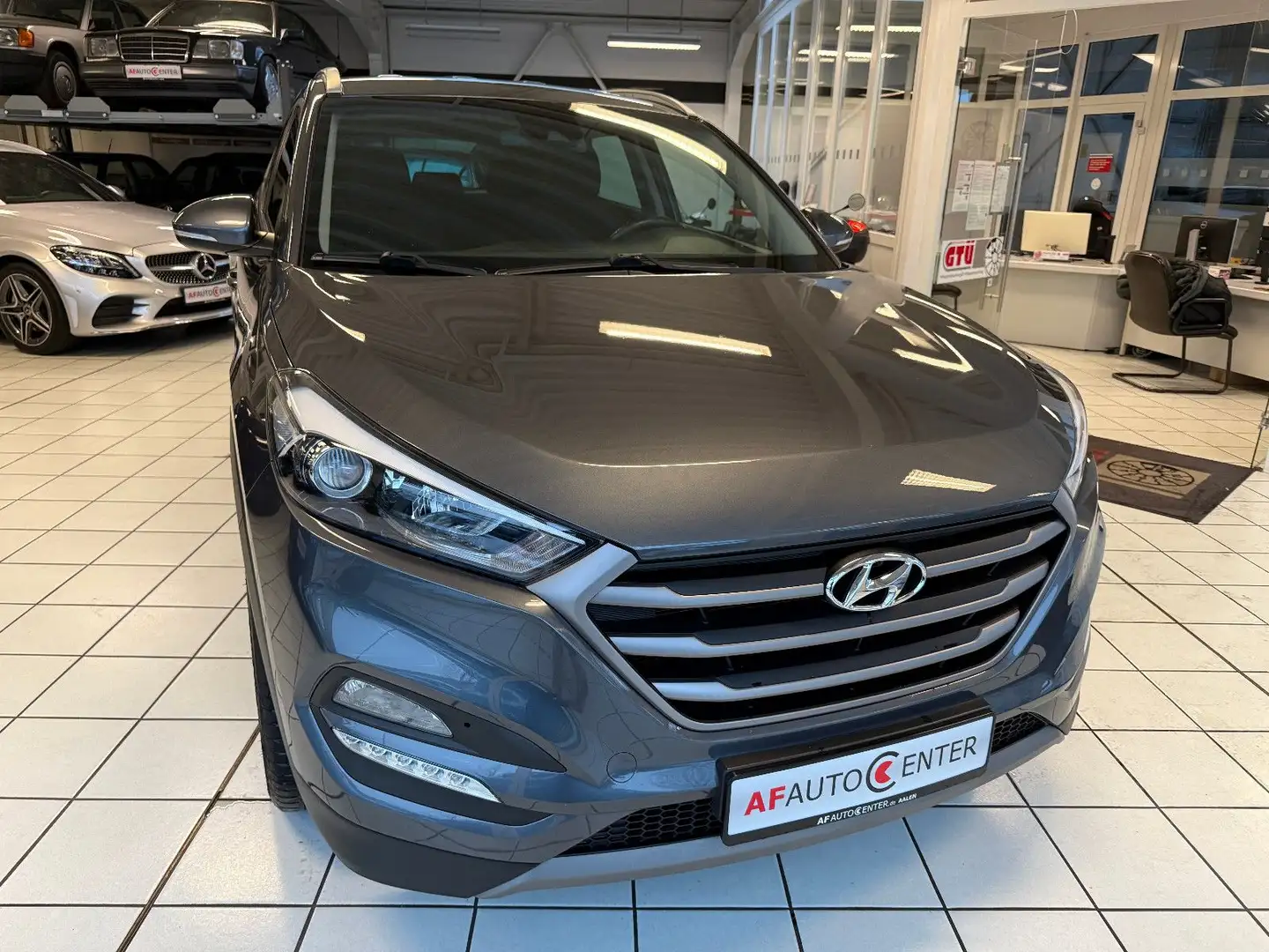 Hyundai TUCSON Intro Edition 4WD *Spurhalte*Totwinkel* Grau - 2