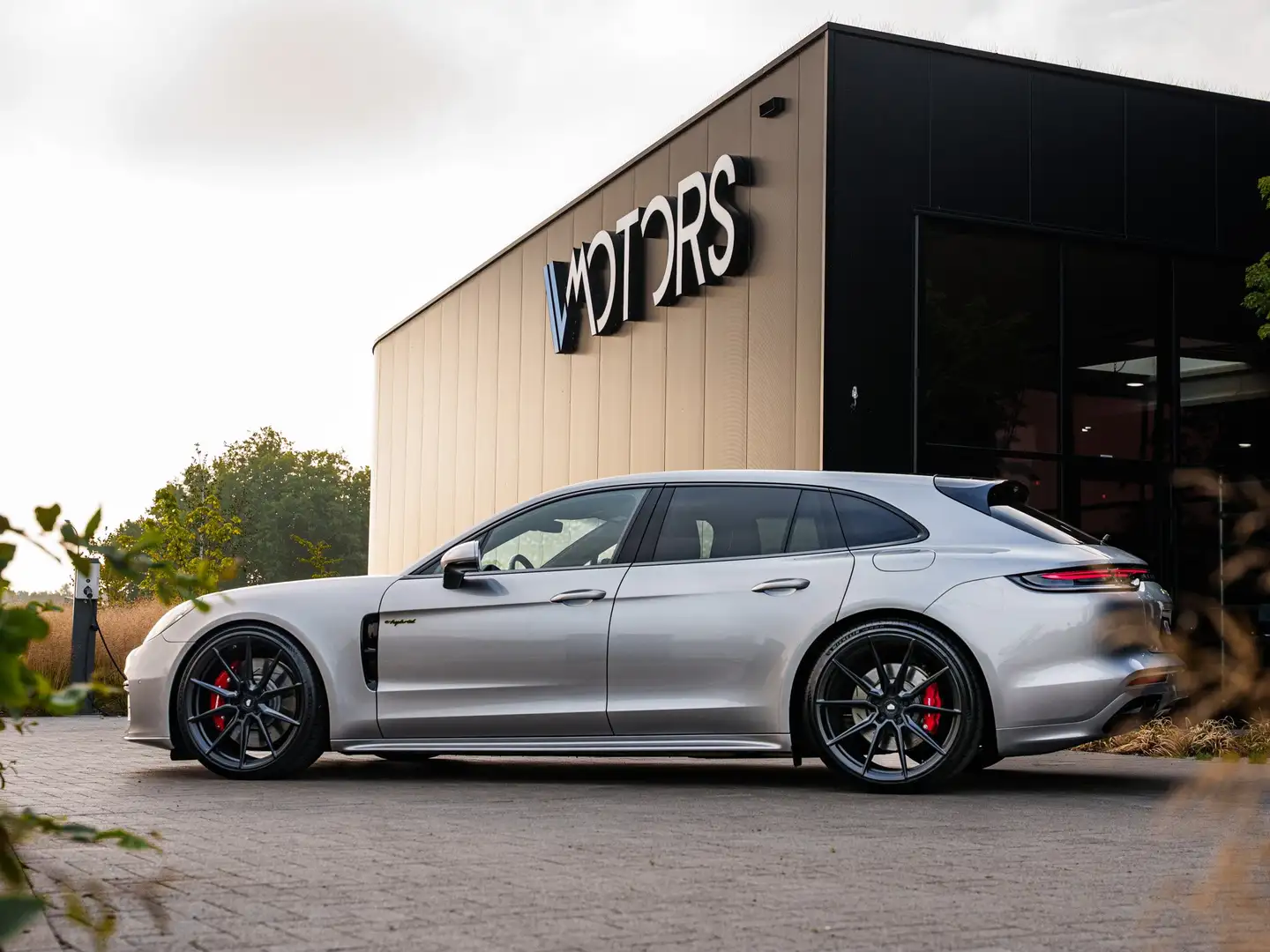 Porsche Panamera 4S E-Hybrid Sport Turismo - Bose - sportchono - Zilver - 2