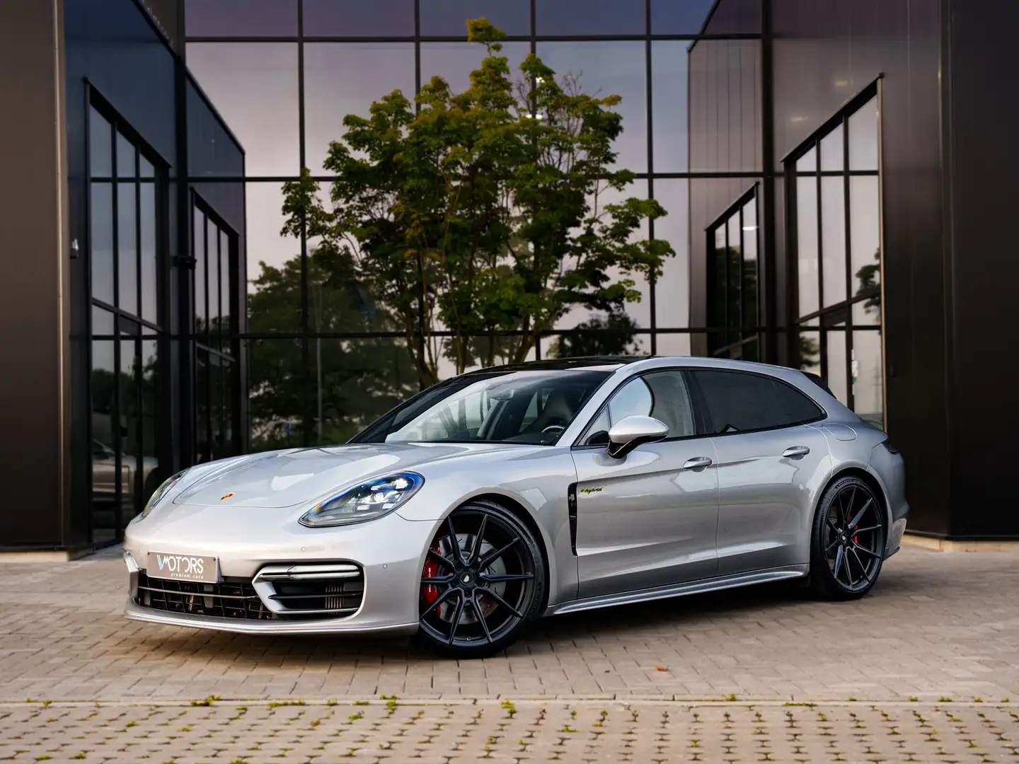 Porsche Panamera 4S E-Hybrid Sport Turismo - Bose - sportchono - Zilver - 1
