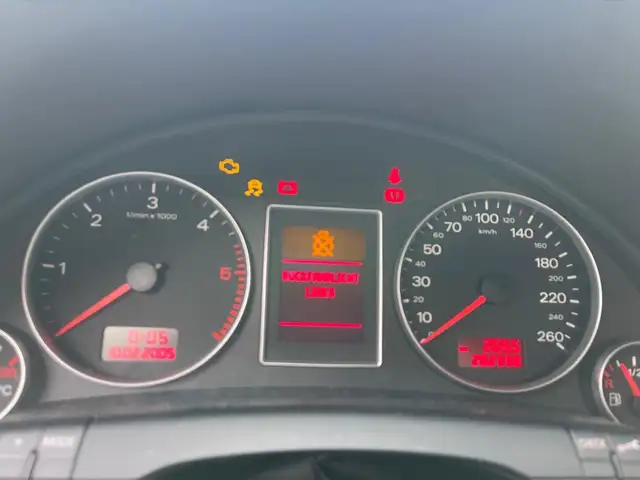 Audi A4 view 10