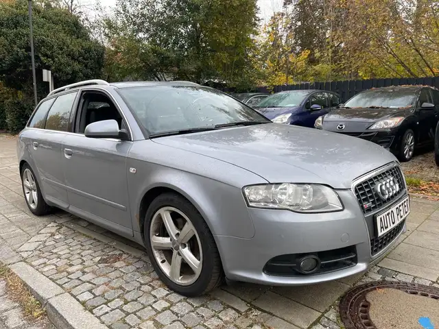 Audi A4 view 7