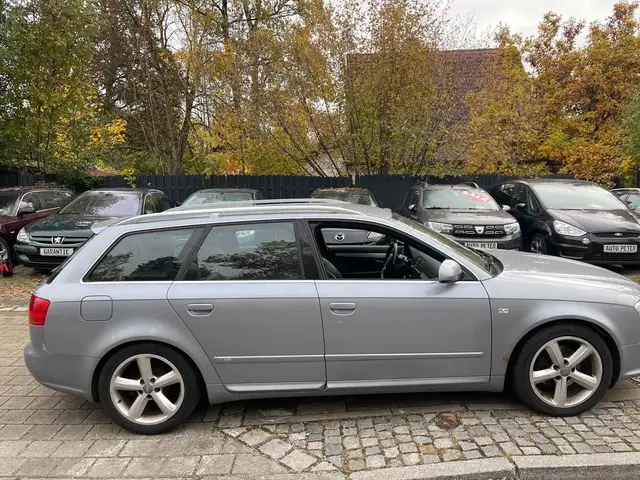 Audi A4 view 6