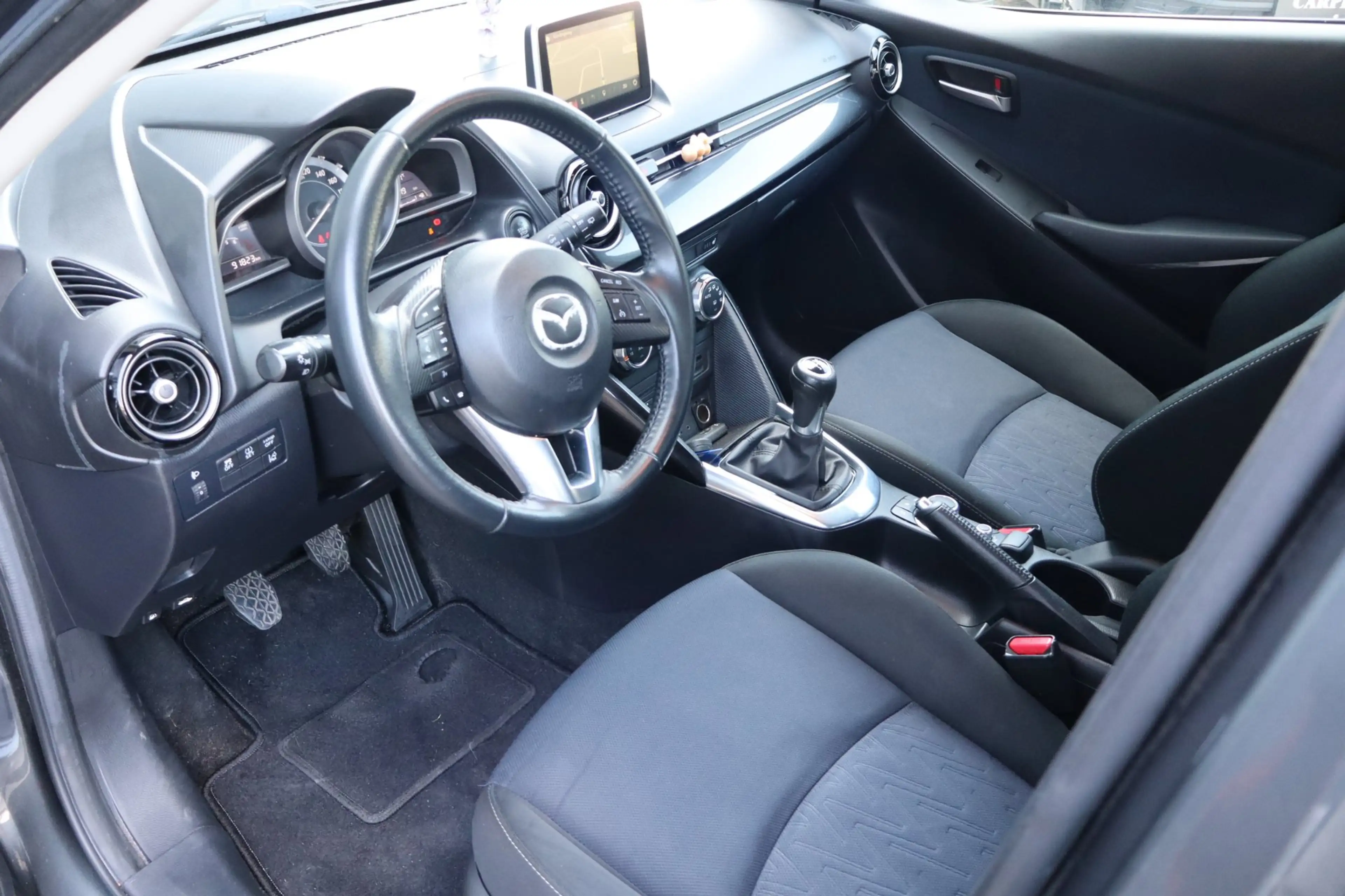 Mazda 2 1.5 Skyactiv-G GT-M Line — photo 9