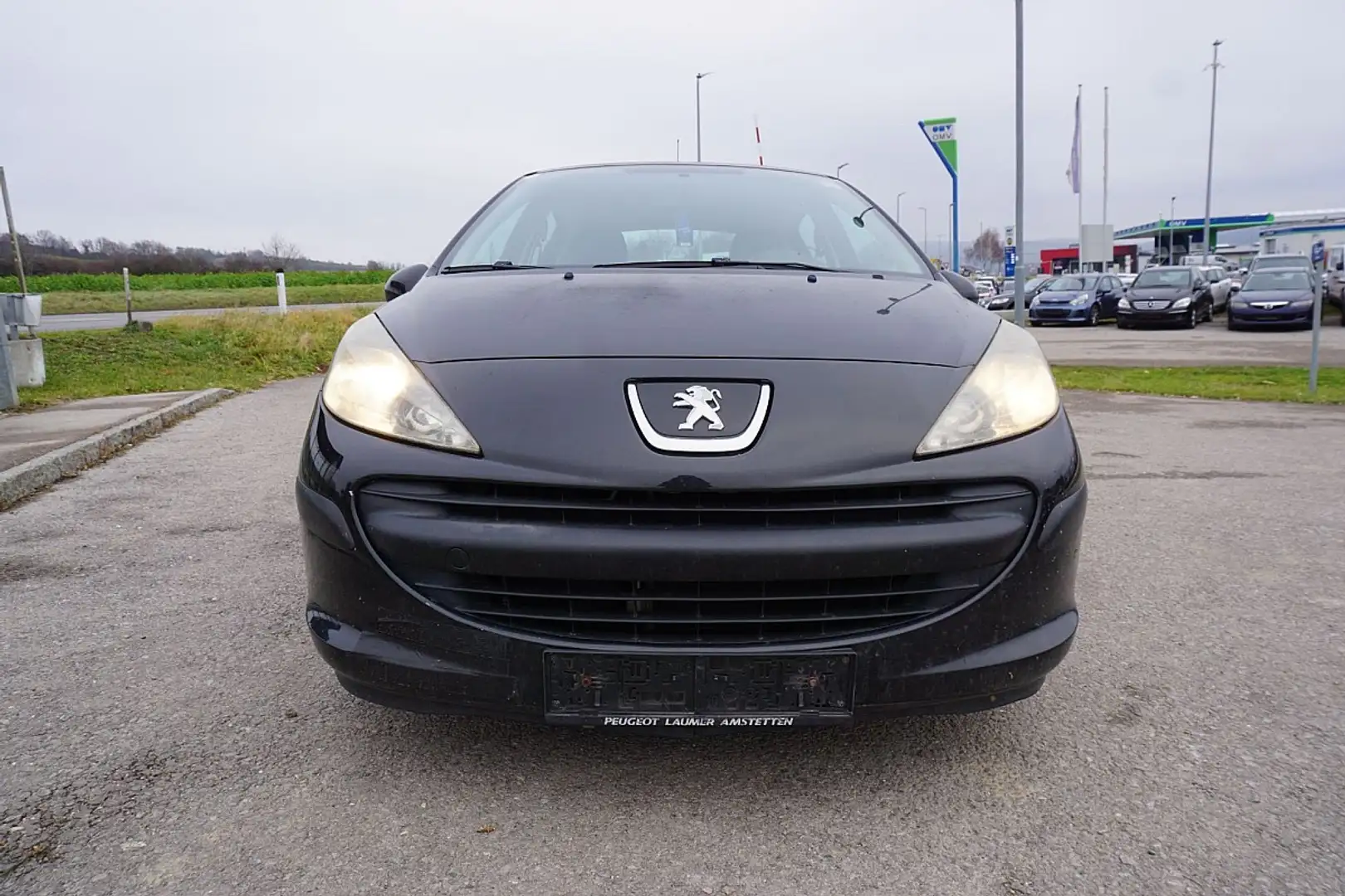 Peugeot 207 Trendy 1,4 HDi 70 Schwarz - 1
