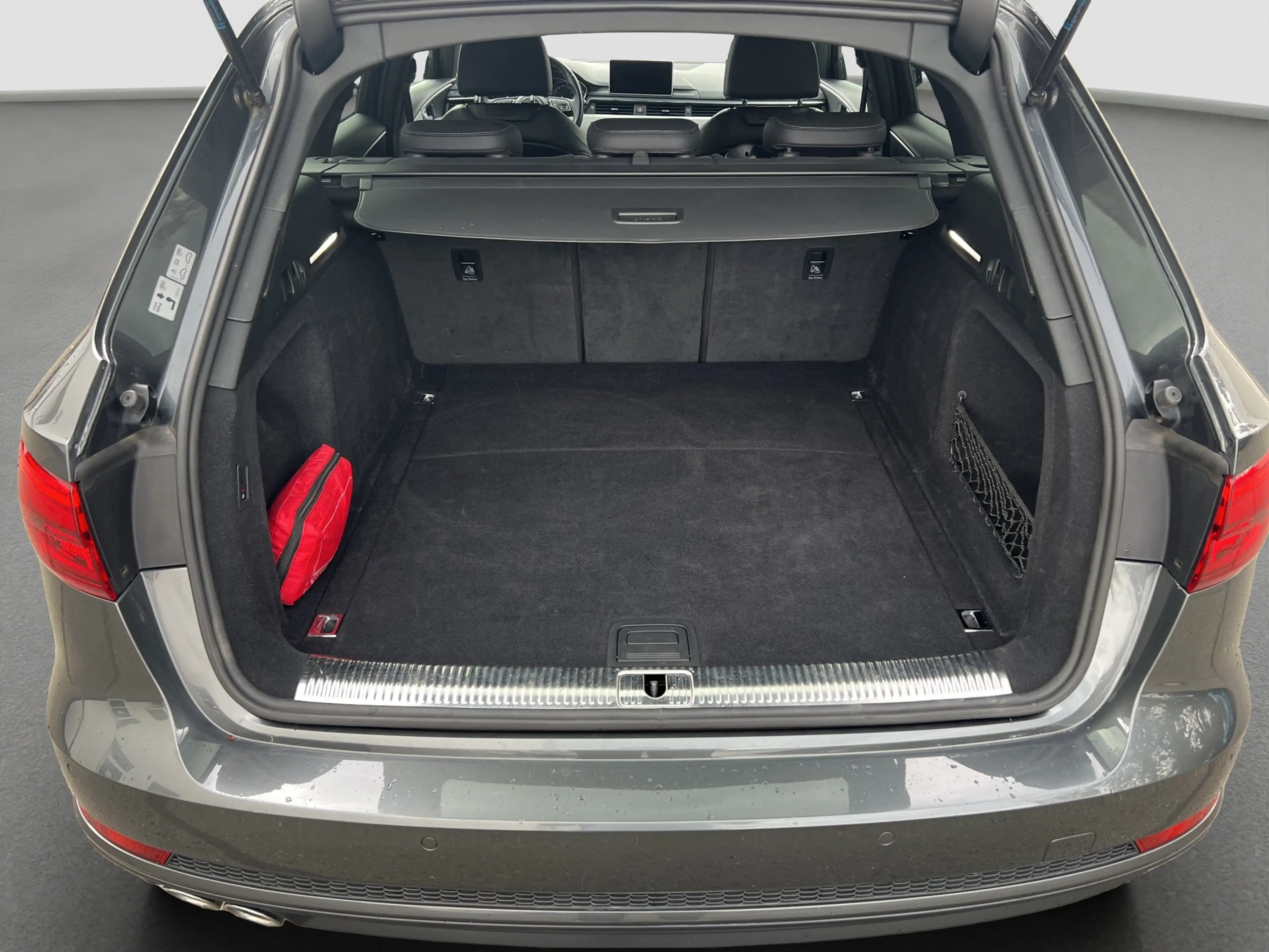 Audi A4 Avant 3.0 TDI quattro sport LED AHK HiFi Navi — photo 9