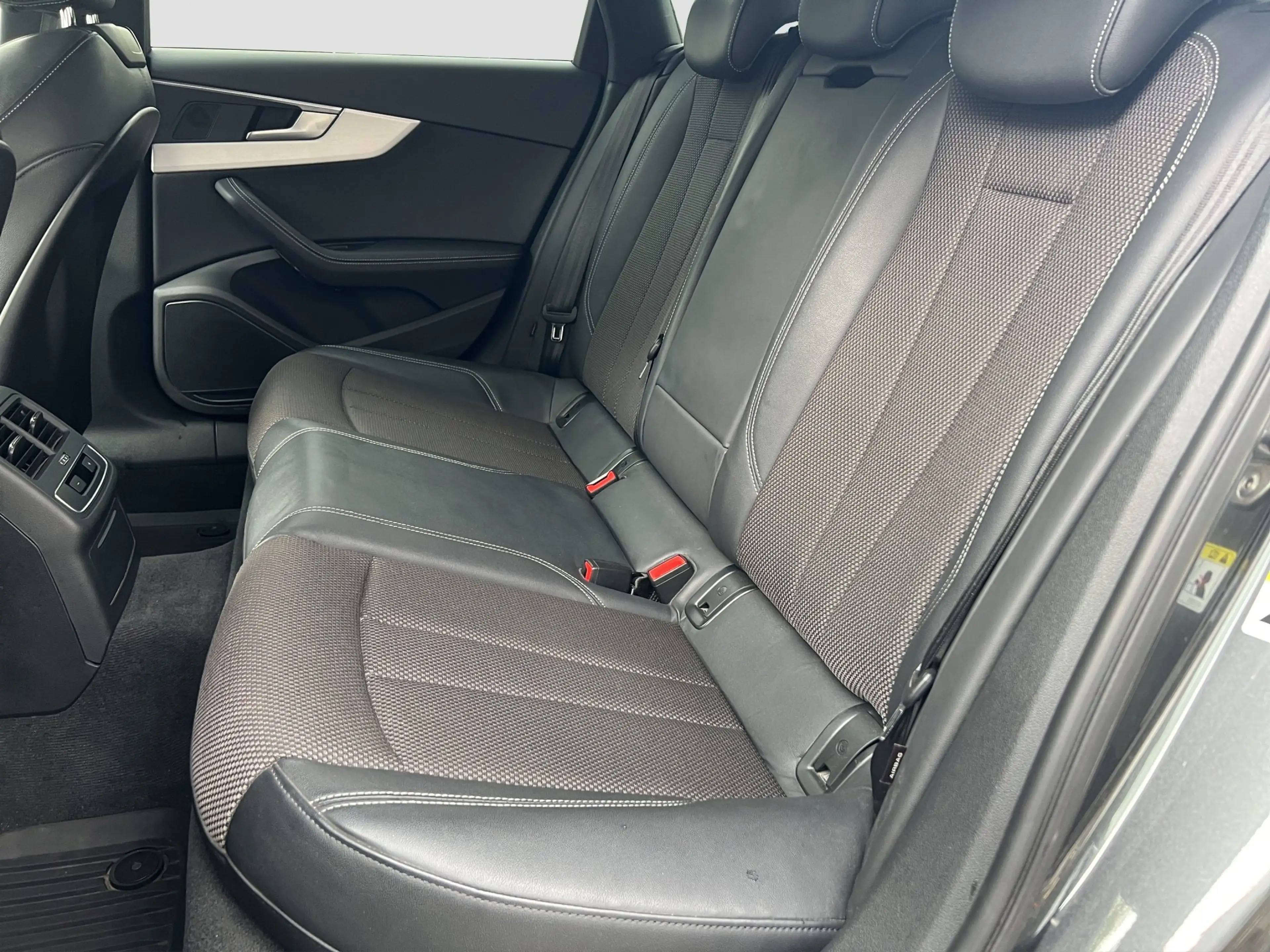 Audi A4 Avant 3.0 TDI quattro sport LED AHK HiFi Navi — photo 15