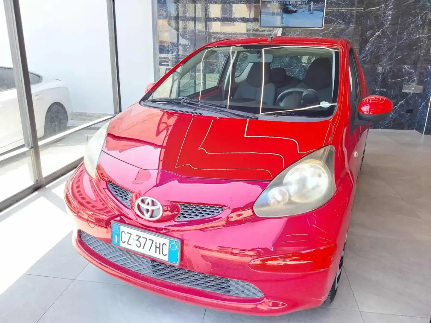 Toyota Aygo 1.0 12V VVT-i 3 porte Sol Rouge - 2