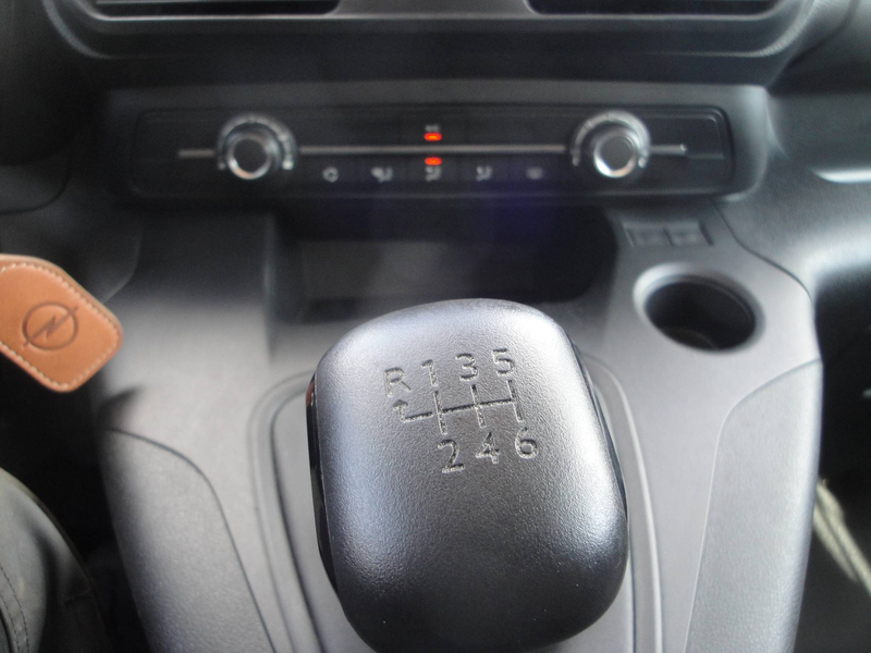 Opel Combo Life Combo Life 1.2 T L2H1 Edition XL S/S 7pl. — photo 15