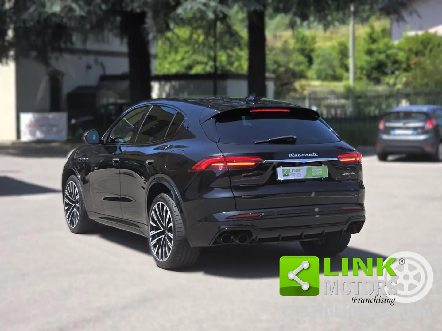 Maserati Grecale MHEV 330 CV AWD Modena Чорний - 2