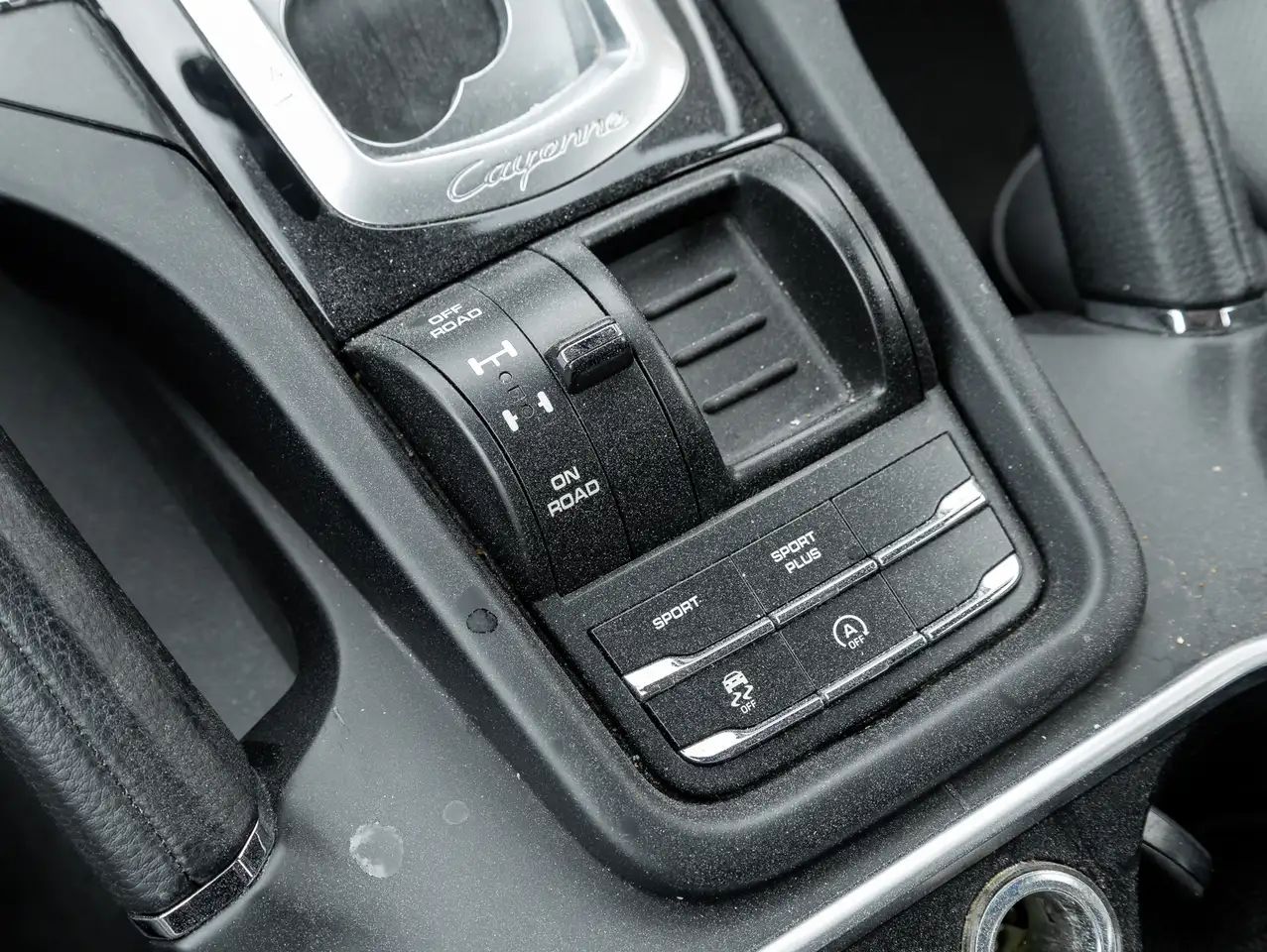 Porsche Cayenne снимка Porsche Cayenne