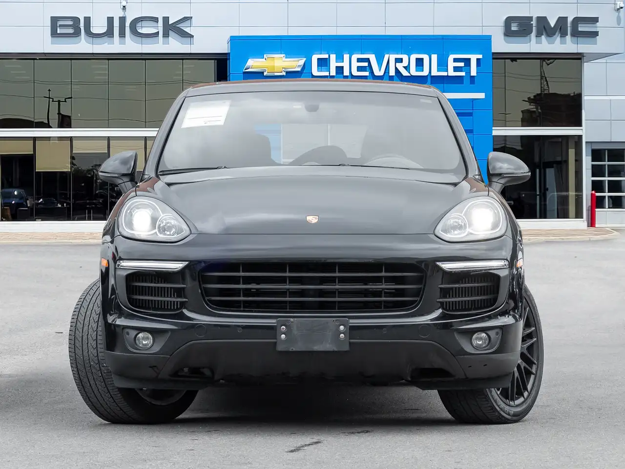 Porsche Cayenne снимка Porsche Cayenne