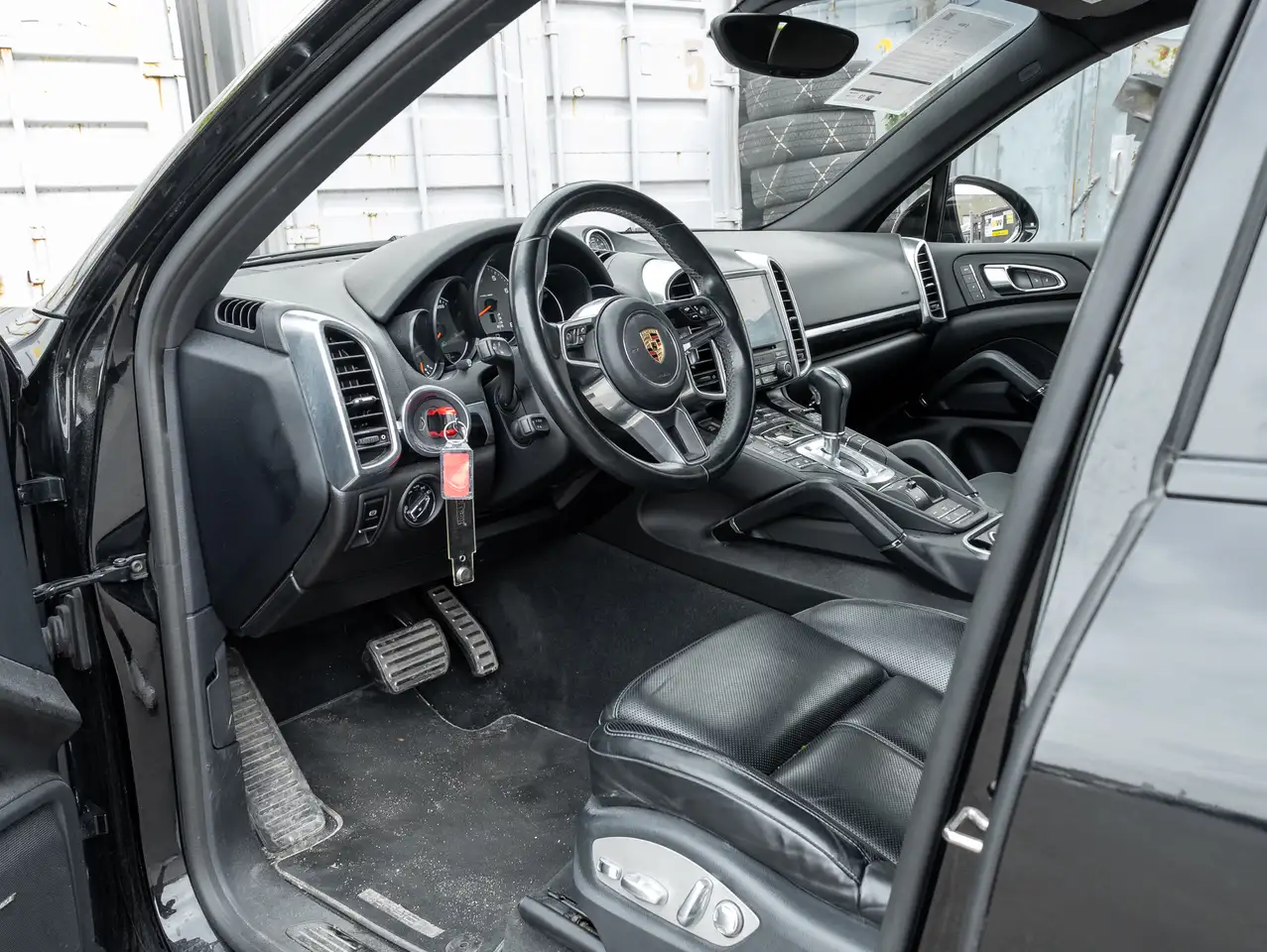 Porsche Cayenne снимка Porsche Cayenne