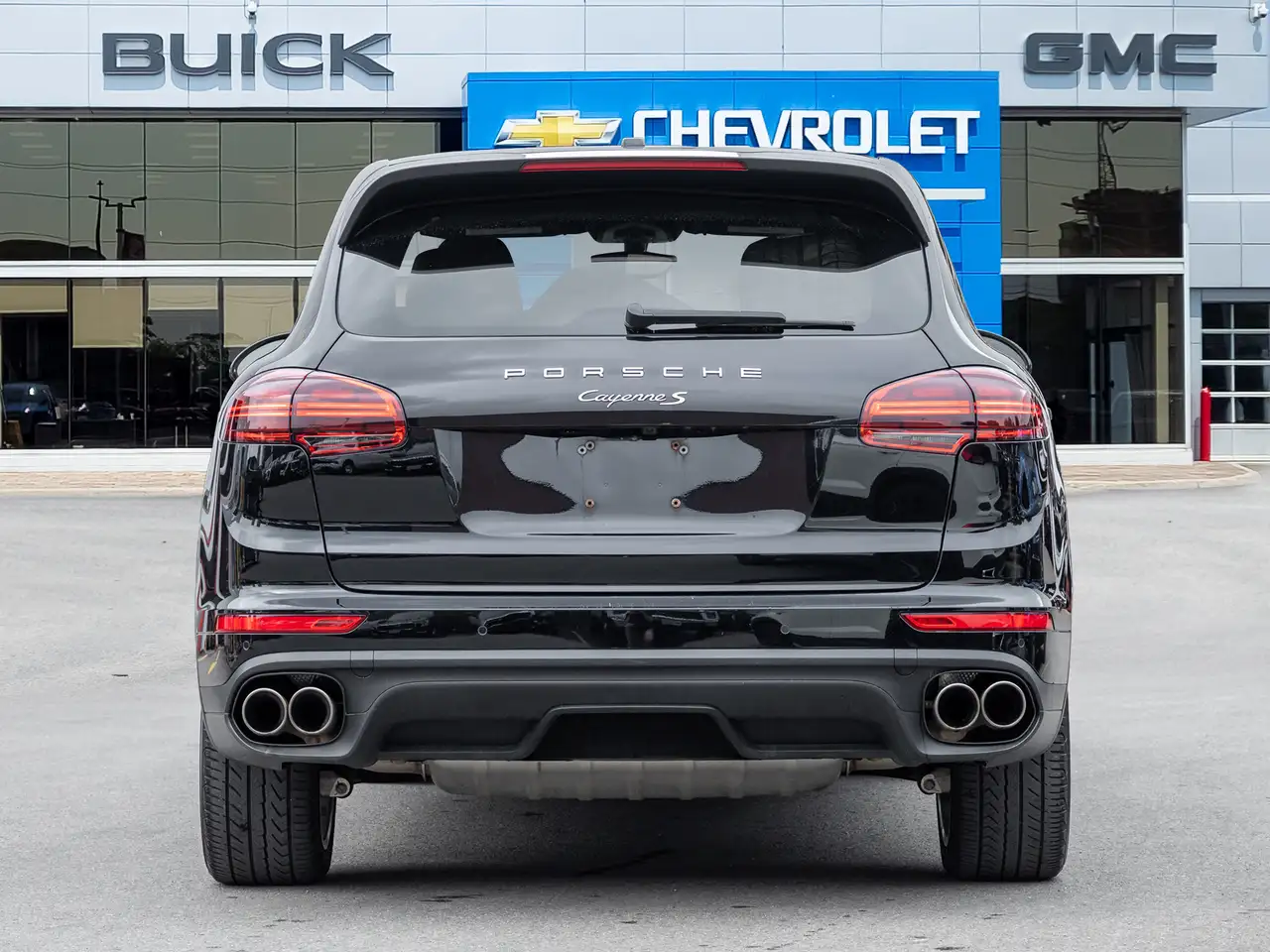 Porsche Cayenne снимка Porsche Cayenne