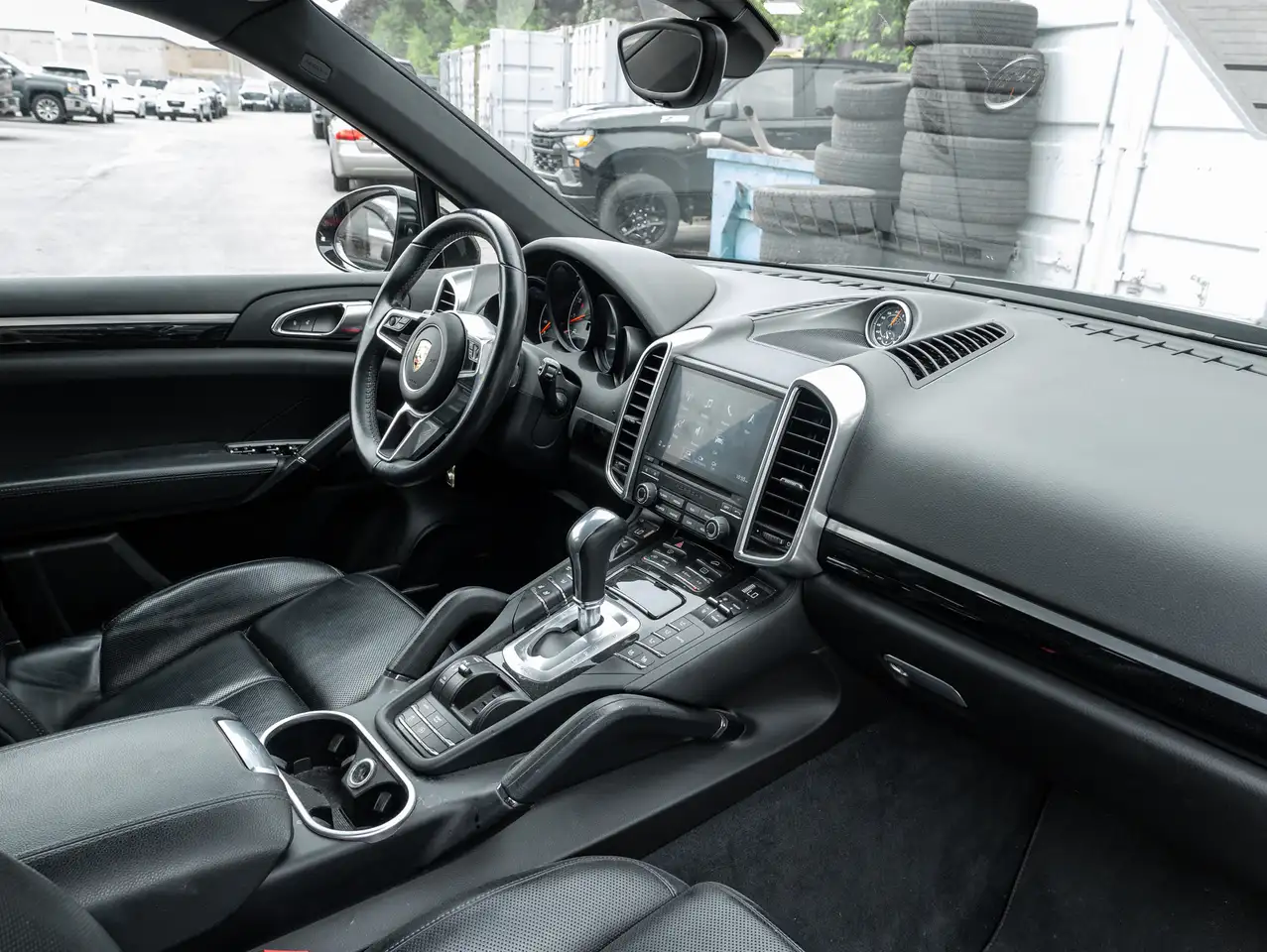 Porsche Cayenne снимка Porsche Cayenne