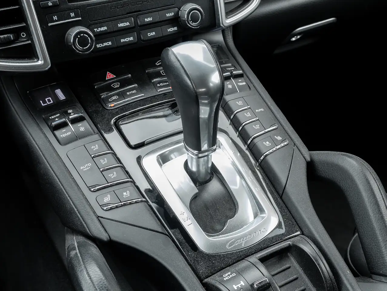 Porsche Cayenne снимка Porsche Cayenne