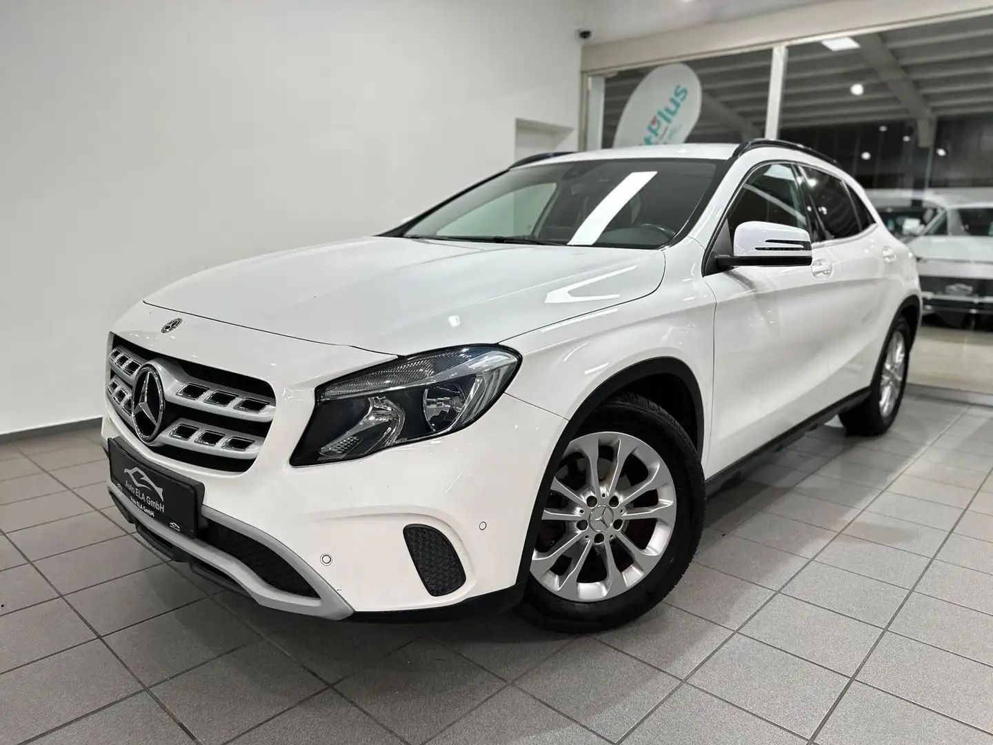 Mercedes-Benz GLA 180 Automatik AHK|Kamera|Navi|Klima|Garantie Weiß - 2