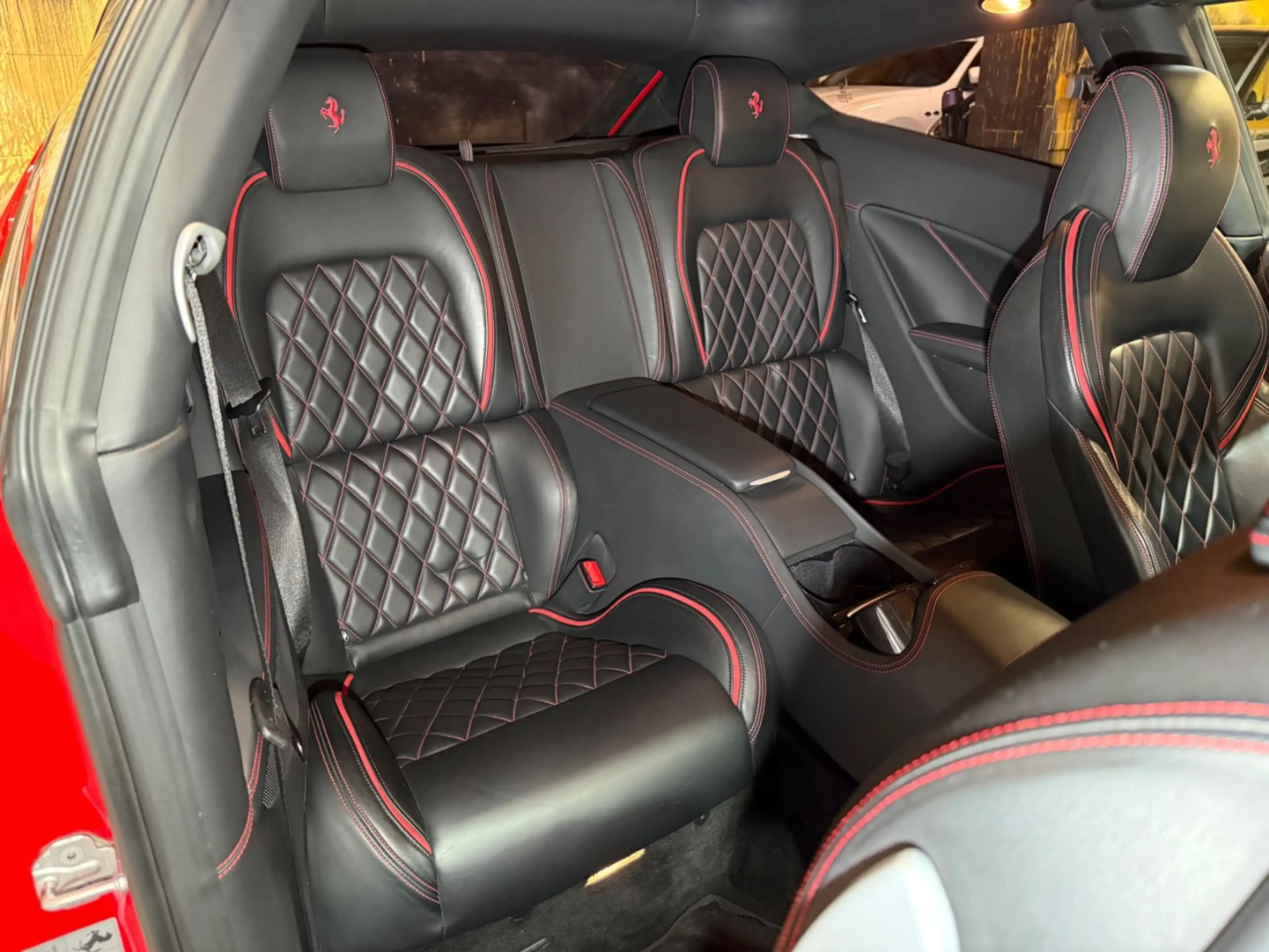 Ferrari FF 6,3 V12 4x4 CARBON~LEDER~NAVI~KAMERA~ — photo 14
