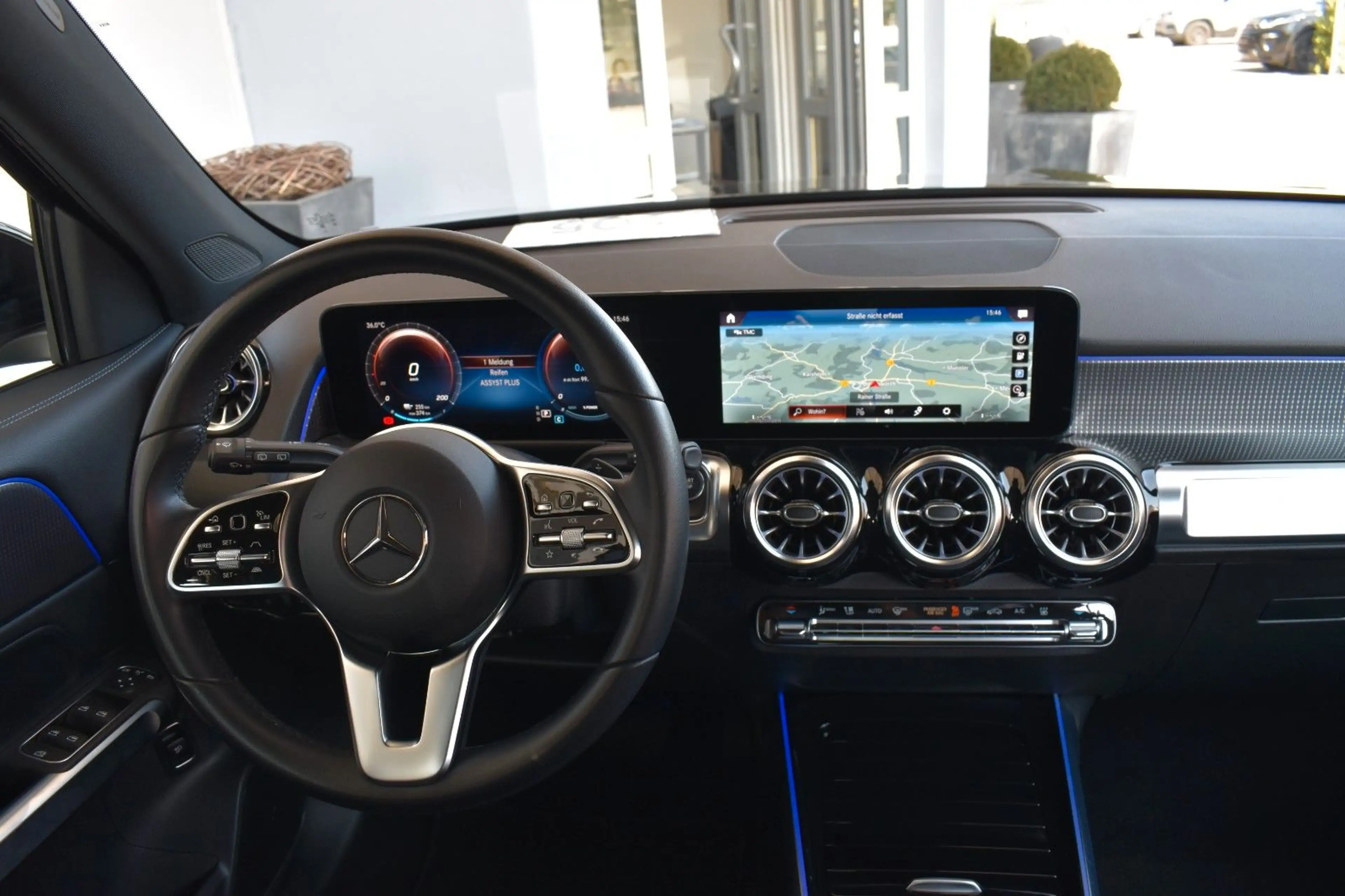 Mercedes-Benz EQB 250 Progressiv Distronic Advanced+ LED — photo 12
