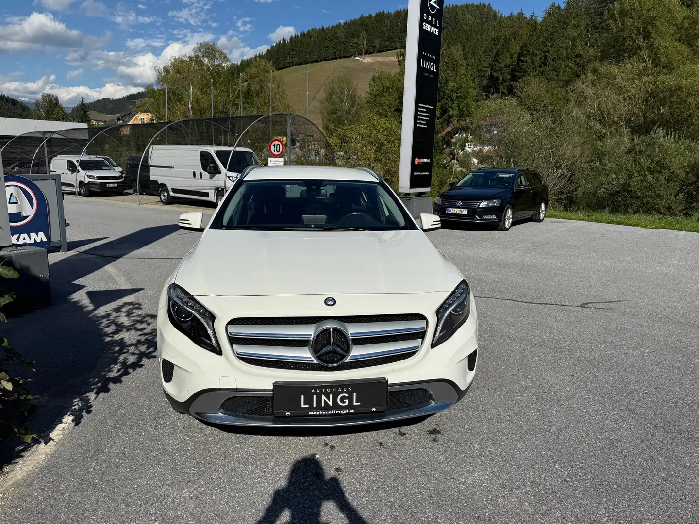 Mercedes-Benz GLA 200 GLA 200d 4Matic *AHV; WENIG KM* Weiß - 2