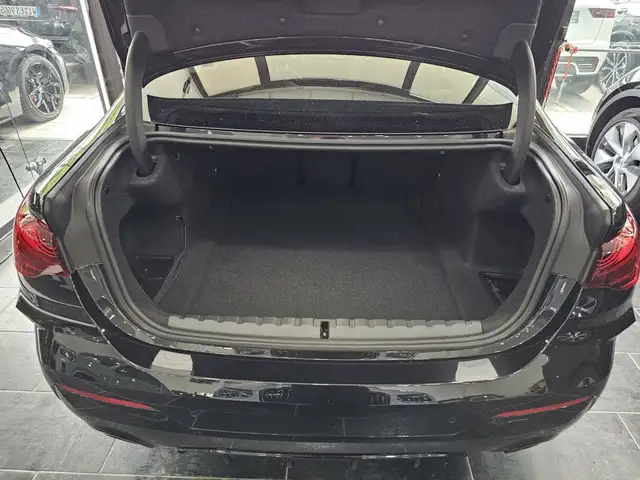 BMW 4 Series view 10