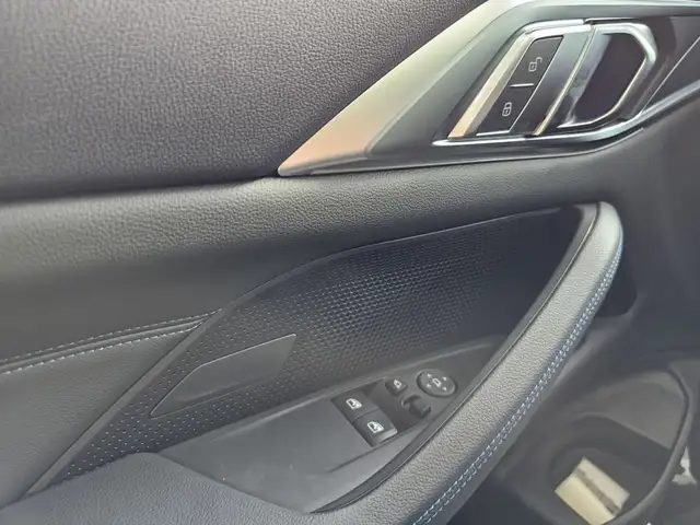 BMW 4 Series view 11