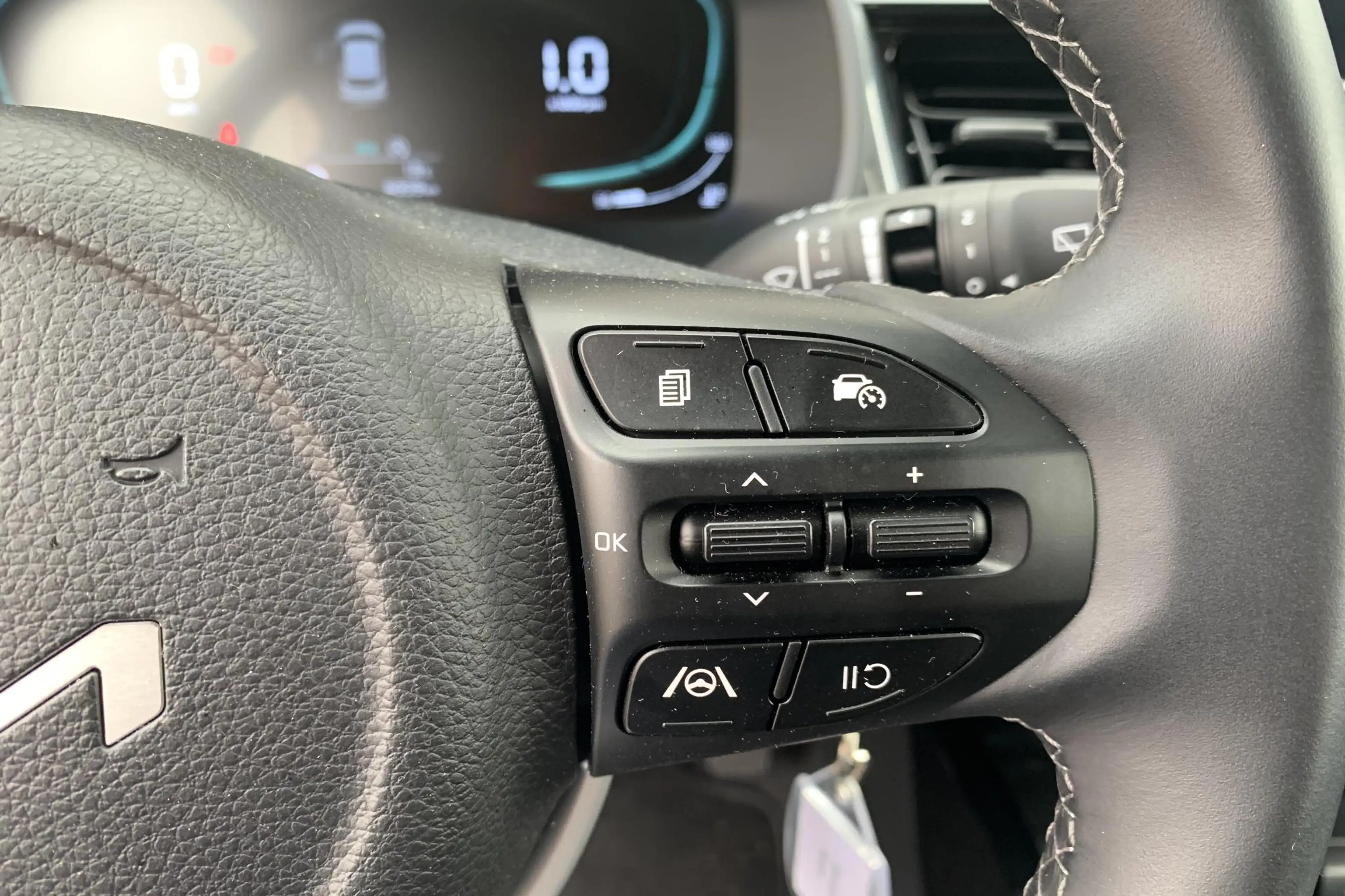 Kia Stonic 1.0 T-GDi MHEV DynamicLine Navigatie | Achteruitri — photo 14