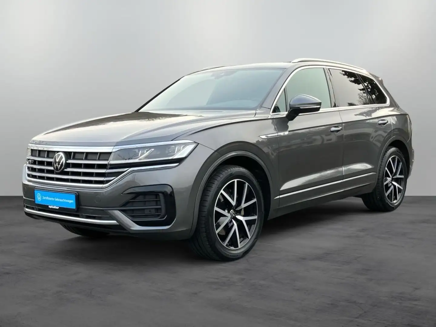 Volkswagen Touareg R-Line 3.0 TDI 4M / Pano, Air, AHK, LED Grau - 2