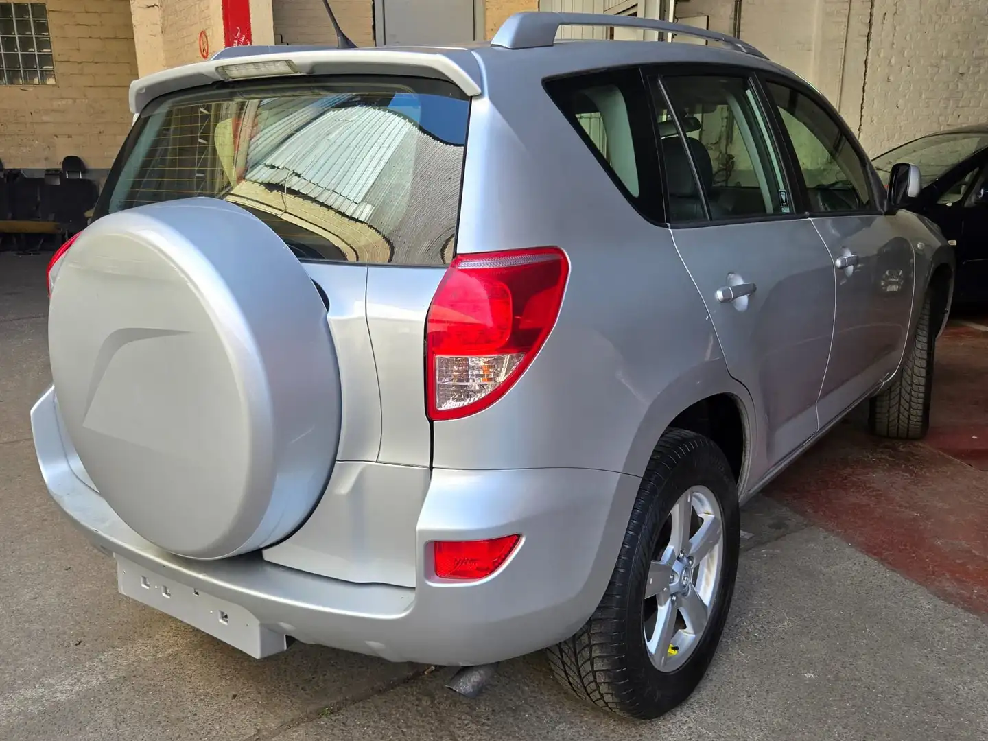 Toyota RAV 4 RAV4 2.0i VVT-i 16v VIP Zilver - 1
