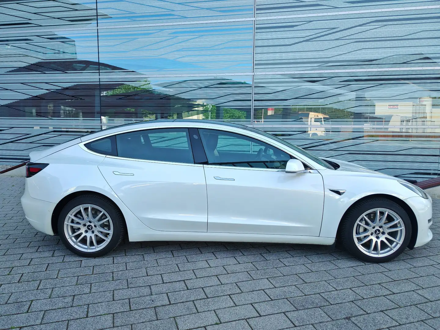 Tesla Model 3 Long range/AWD/dual Motor Weiß - 2