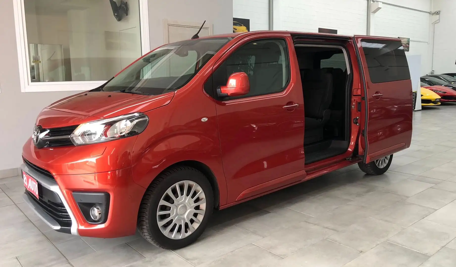 Toyota Proace VERSO L1 2.0 180CV AUTOMAT 8 POSTI + GANCIO TRAINO Rosso - 2
