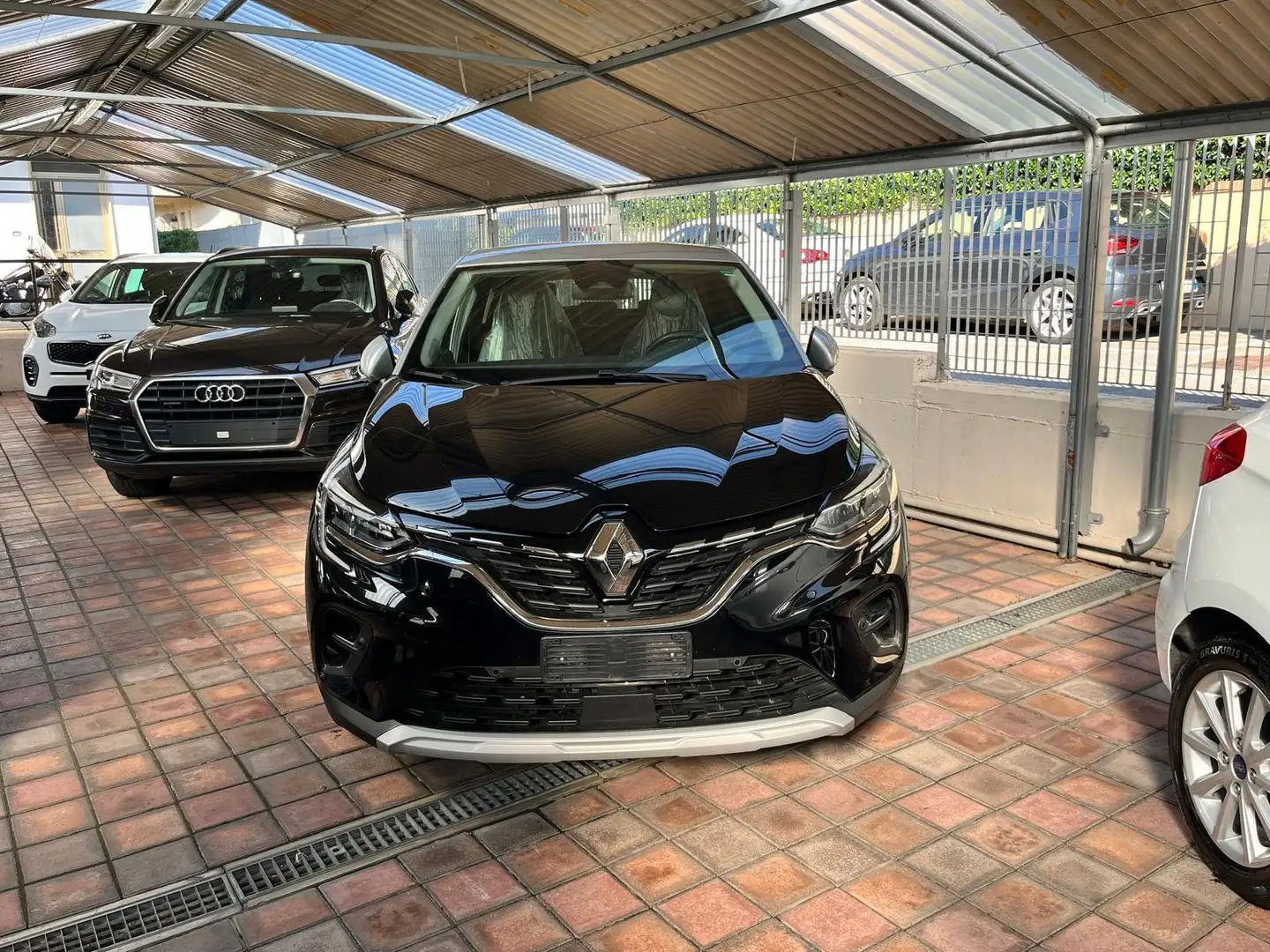 Renault Captur Captur 1.0 tce Intens 90cv my21 Schwarz - 1