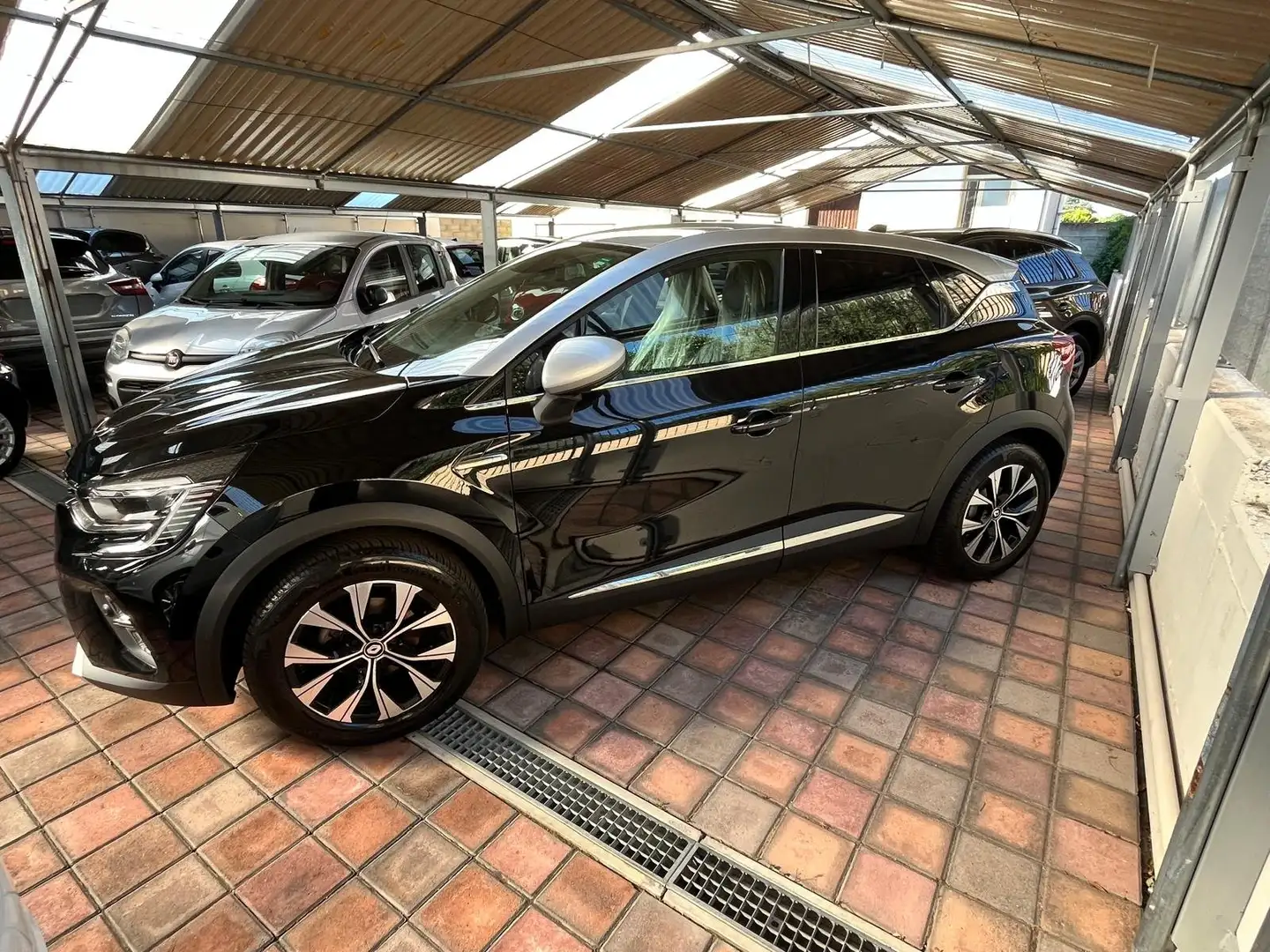 Renault Captur Captur 1.0 tce Intens 90cv my21 Schwarz - 2