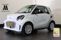 smart forTwo EQ Comfort 60KW | A/C Climate | Cruise | Stoel ver Weiß - thumbnail 1