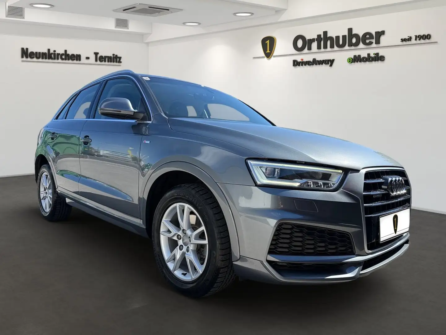 Audi Q3 2.0 TDI quattro sport Grau - 2