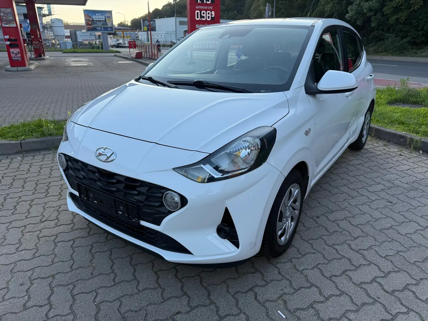 Hyundai i10 EDITION 91,000 KM Klimaanlage White - 1