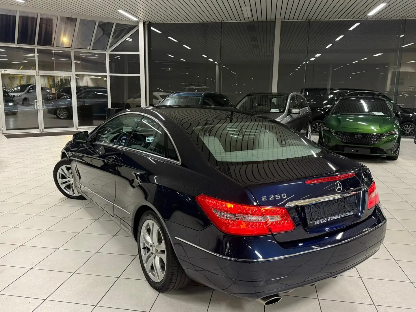 Mercedes-Benz E 250 COUPE E 250 CGI - 2