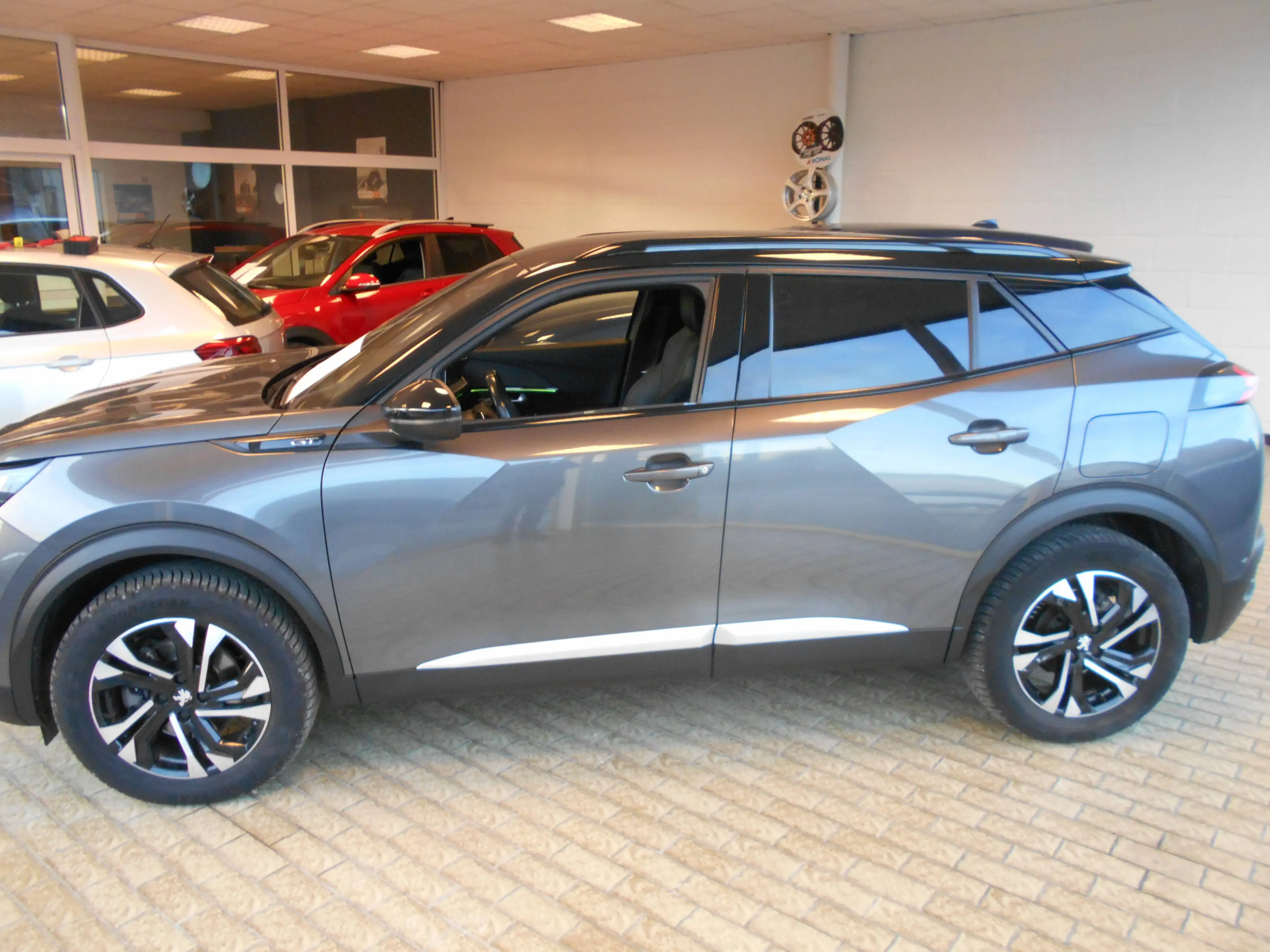 Peugeot 2008 2008 1.5 BlueHDi GT S — photo 4