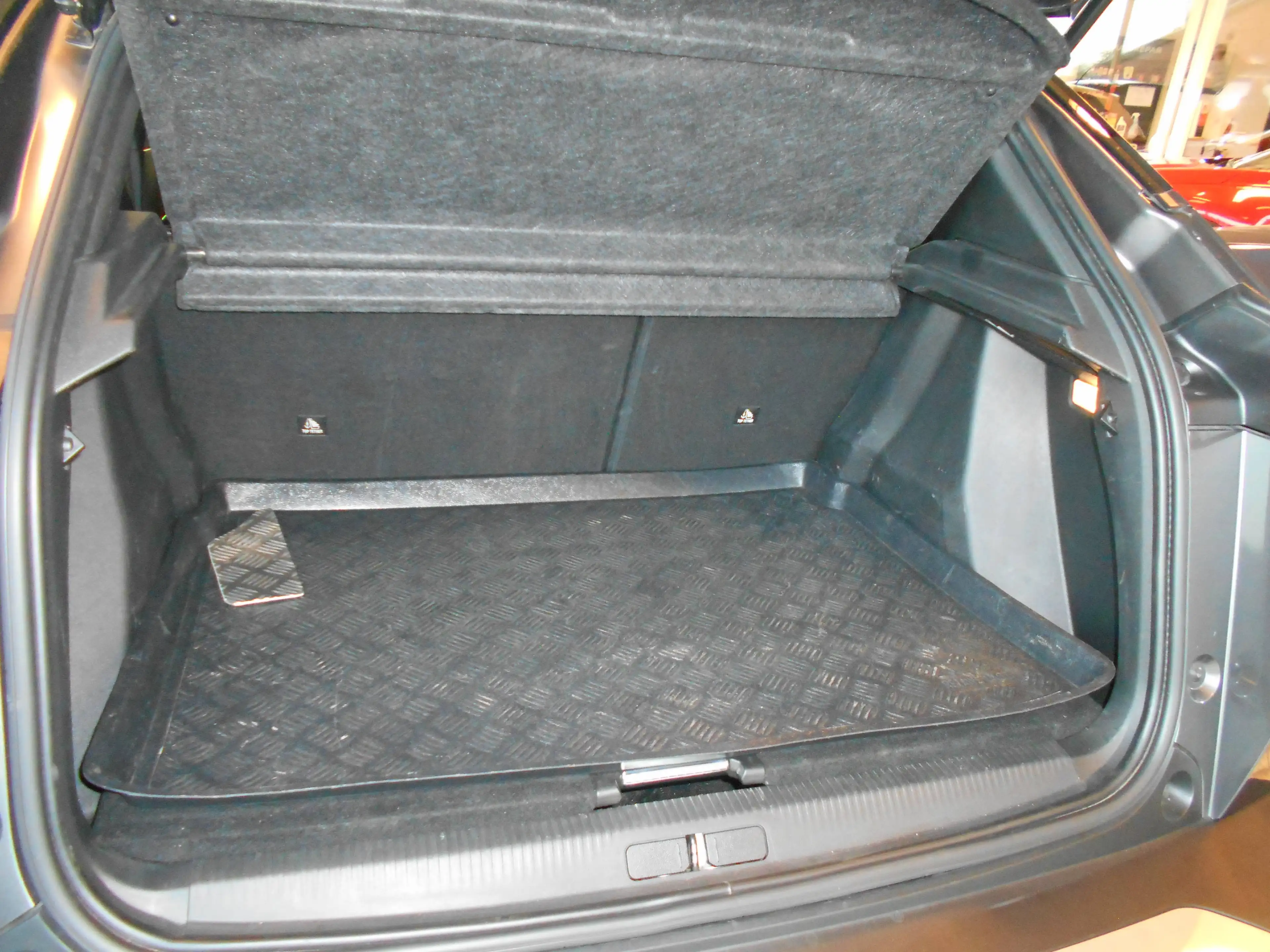 Peugeot 2008 2008 1.5 BlueHDi GT S — photo 10