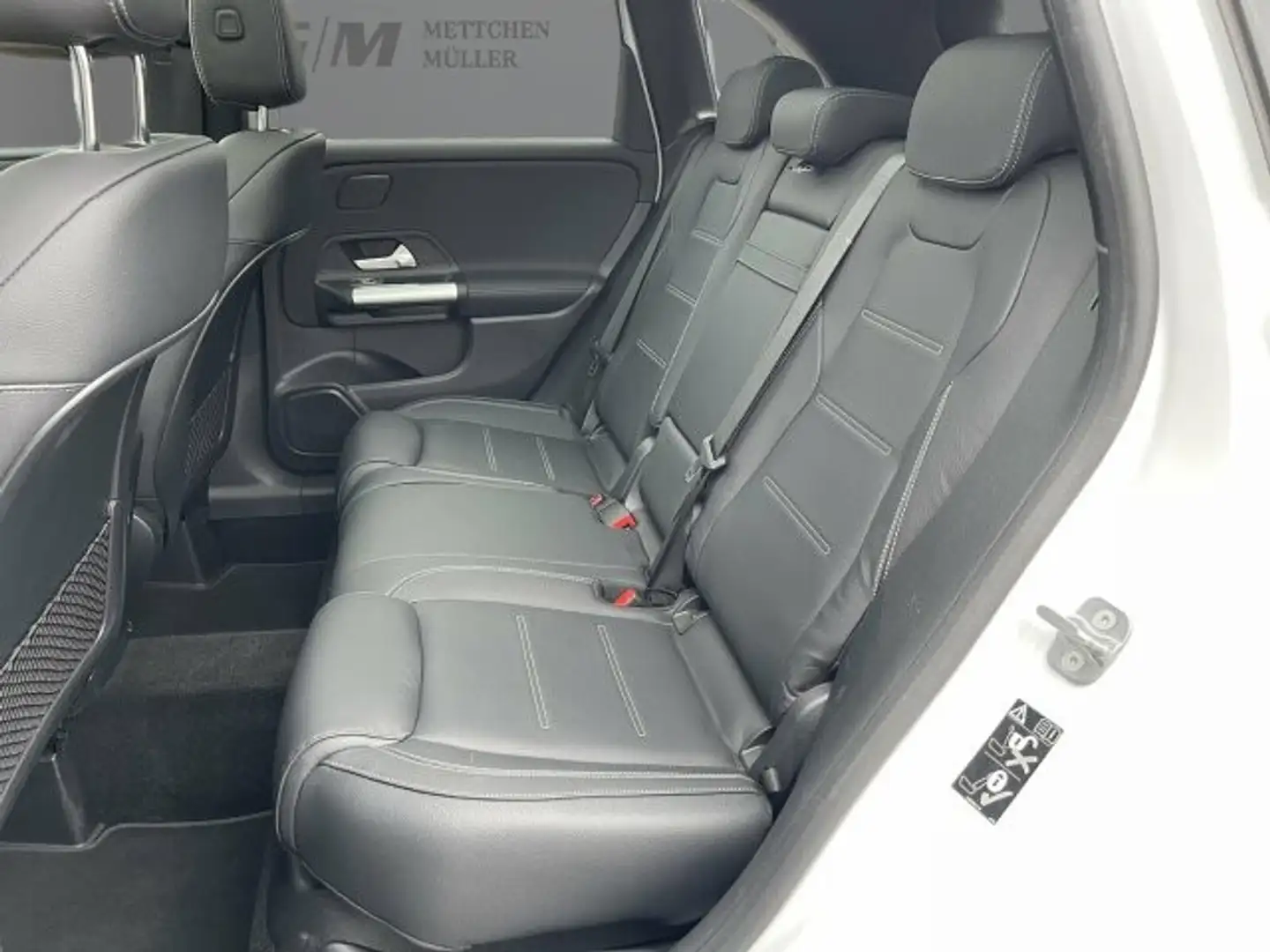 Mercedes-Benz B 220 4Matic  AMG Line +Wide+MBUX+Pano+AHK+HUD Білий - 2