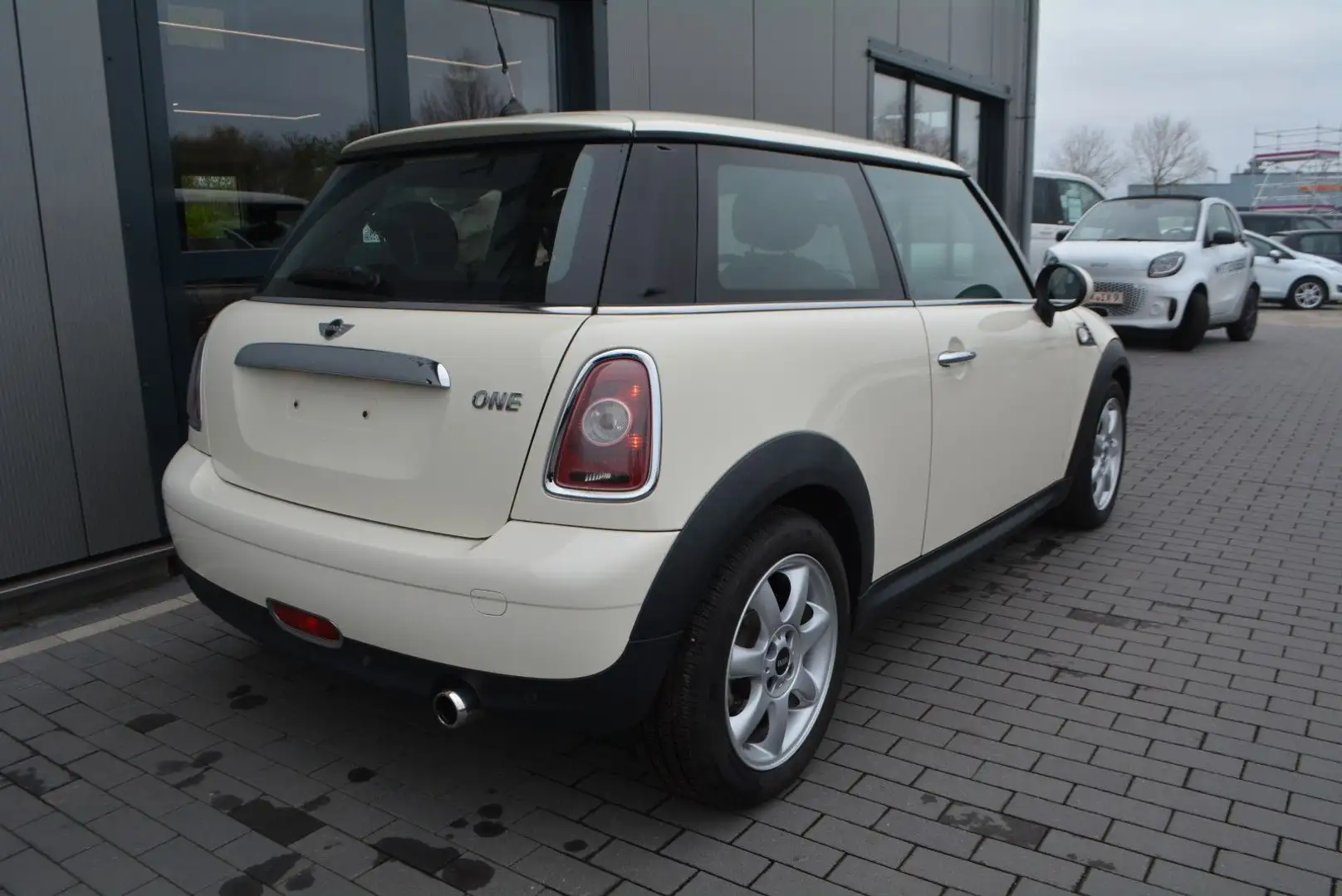 MINI One Mini One Pepper-LM Felgen-PDC-Service neu Weiß - 1