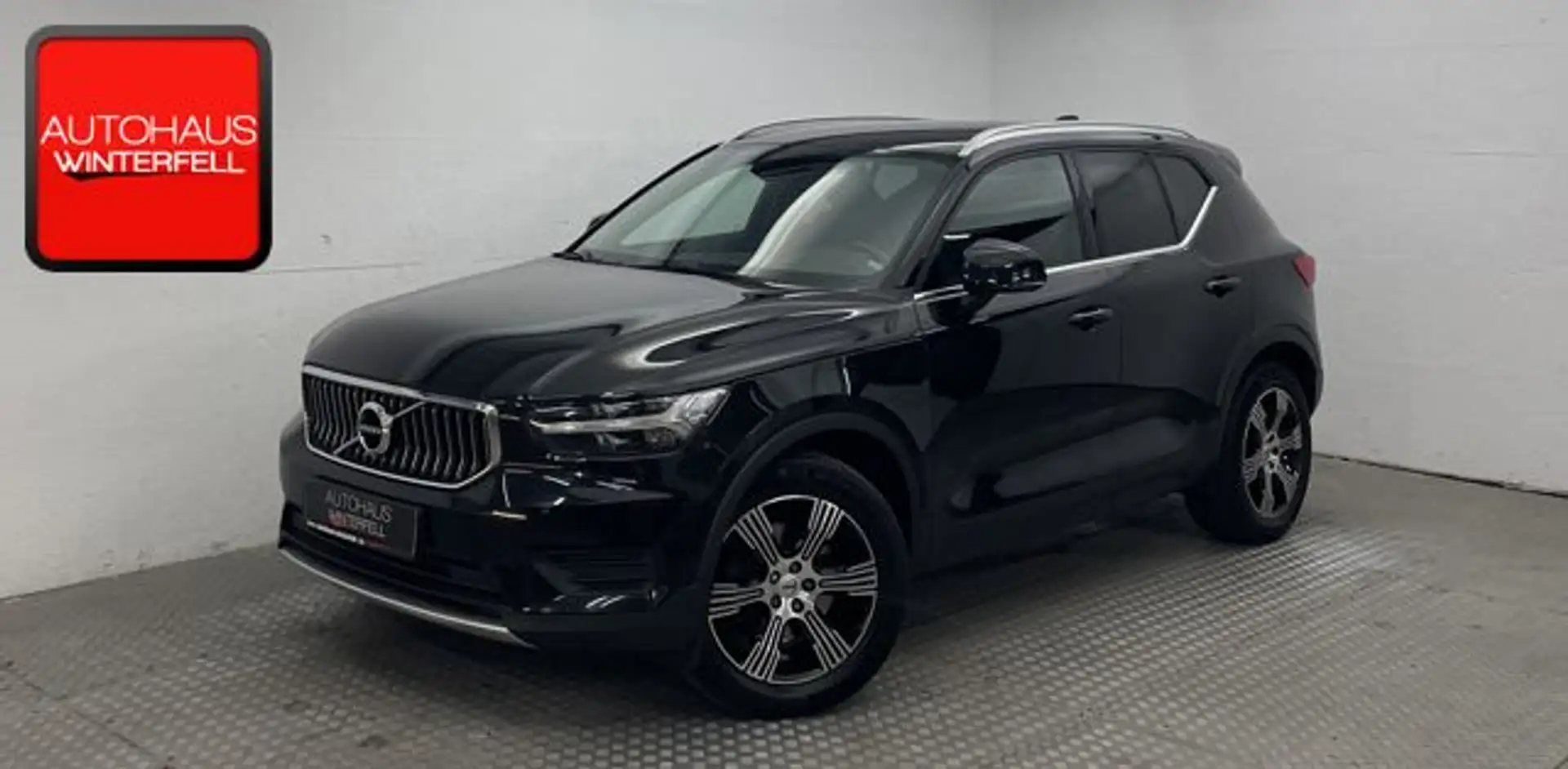 Volvo XC40 T4 INSCRIPTION AHK+KAMERA+ALARM+LED+CARPLAY Noir - 1