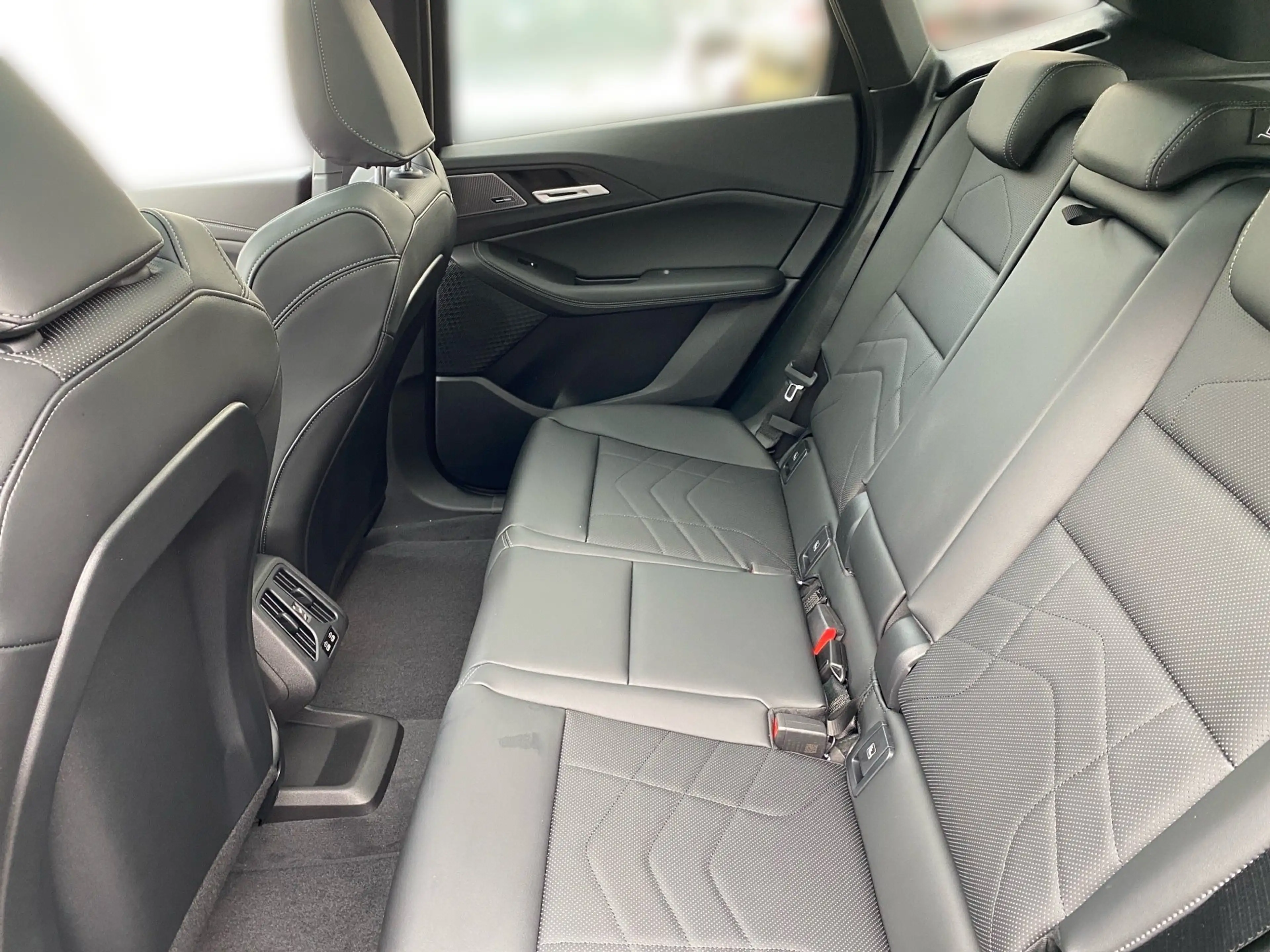 BMW 230 e xDrive  Active Tourer, BRIEM LAGERAKTION — photo 11