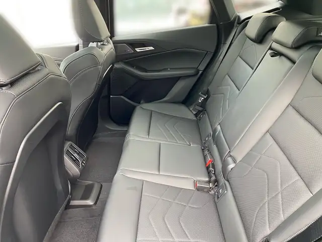 BMW 2 Series view 11