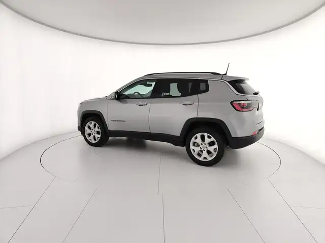 Jeep Compass view 4
