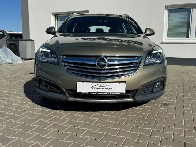 Opel Insignia view 4