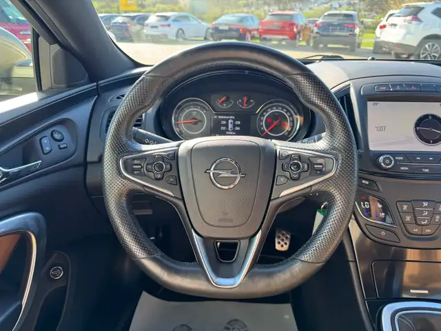 Opel Insignia view 12