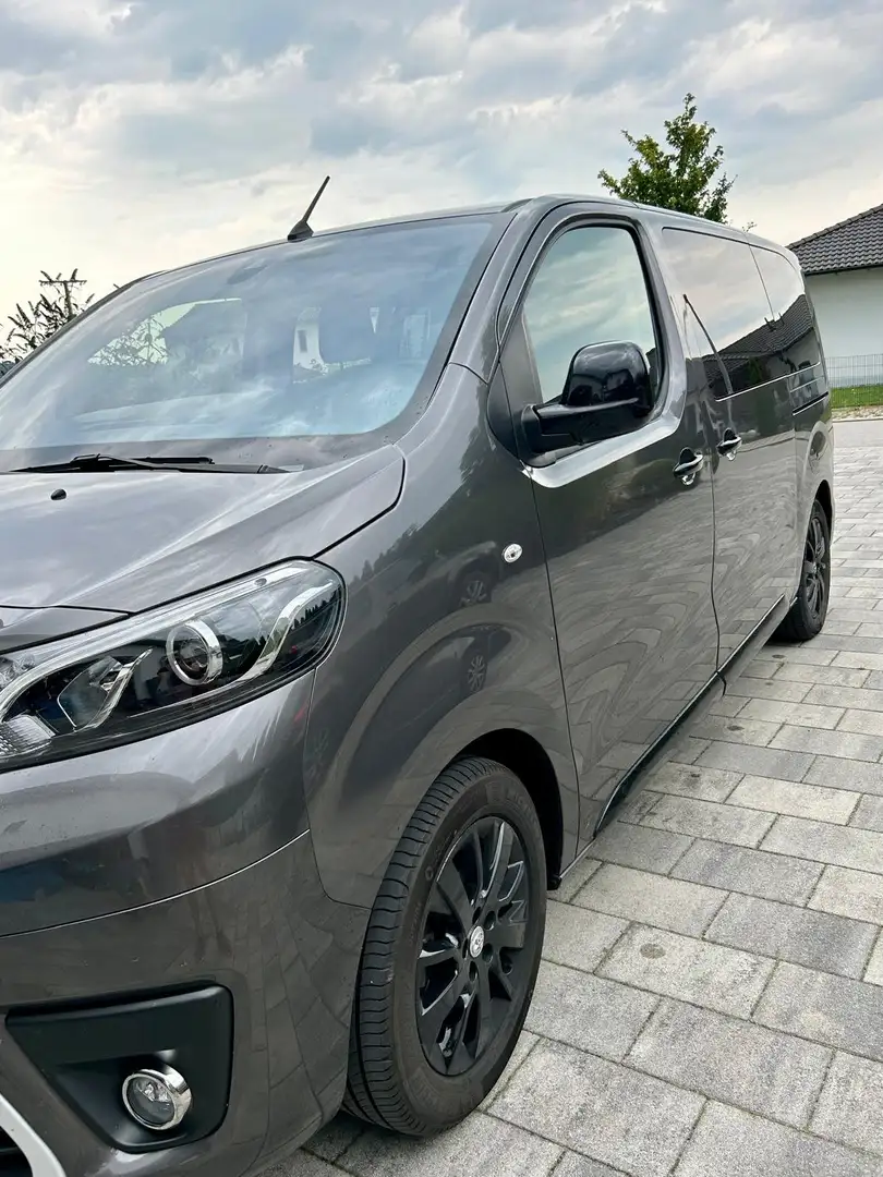 Toyota Proace Proace D-4D, L1 (8-Si.) Autm. PANO Серый - 1