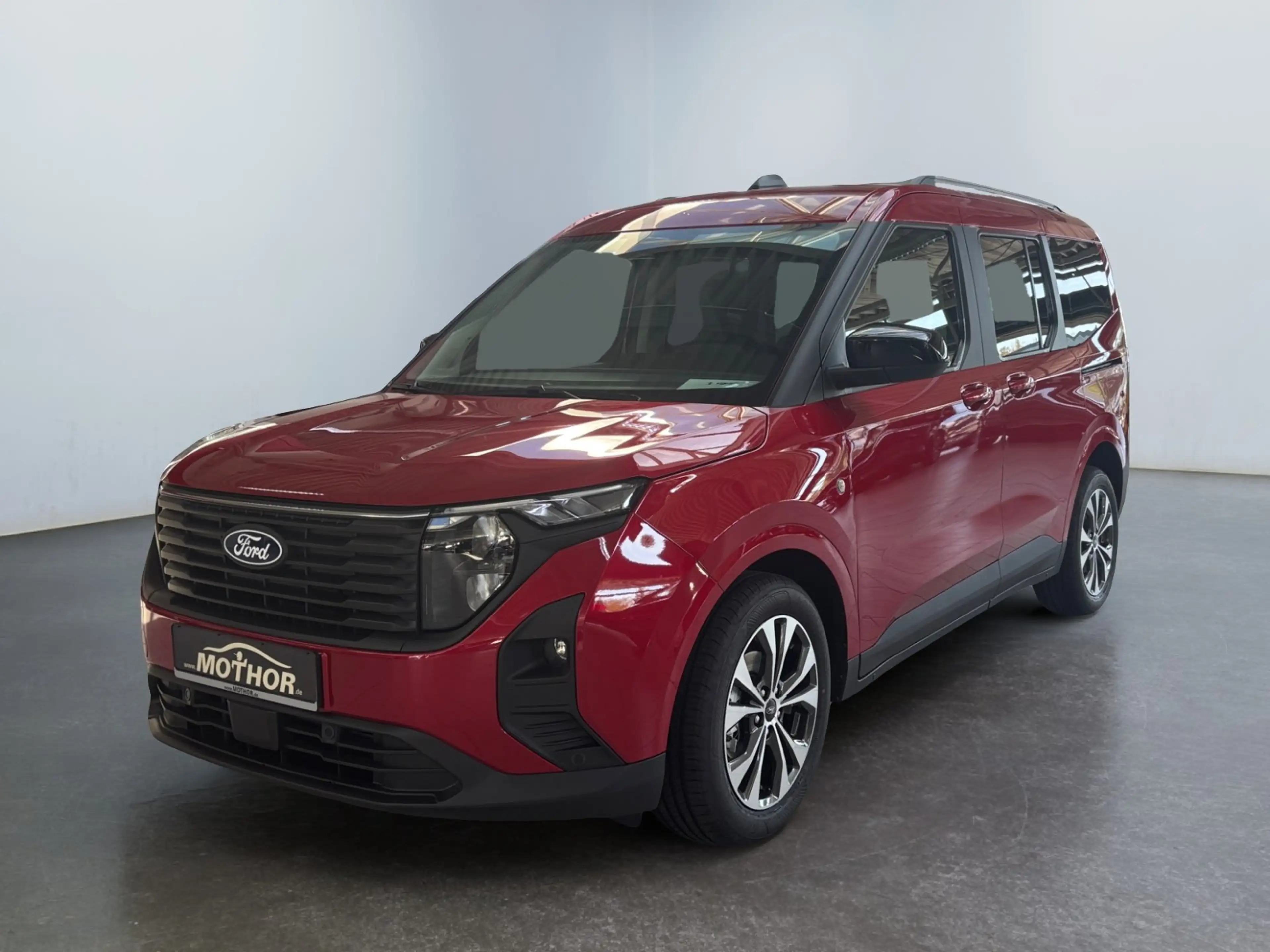 Ford Tourneo Courier Titanium 1.0 EcoBoost Winterpaket — photo 2