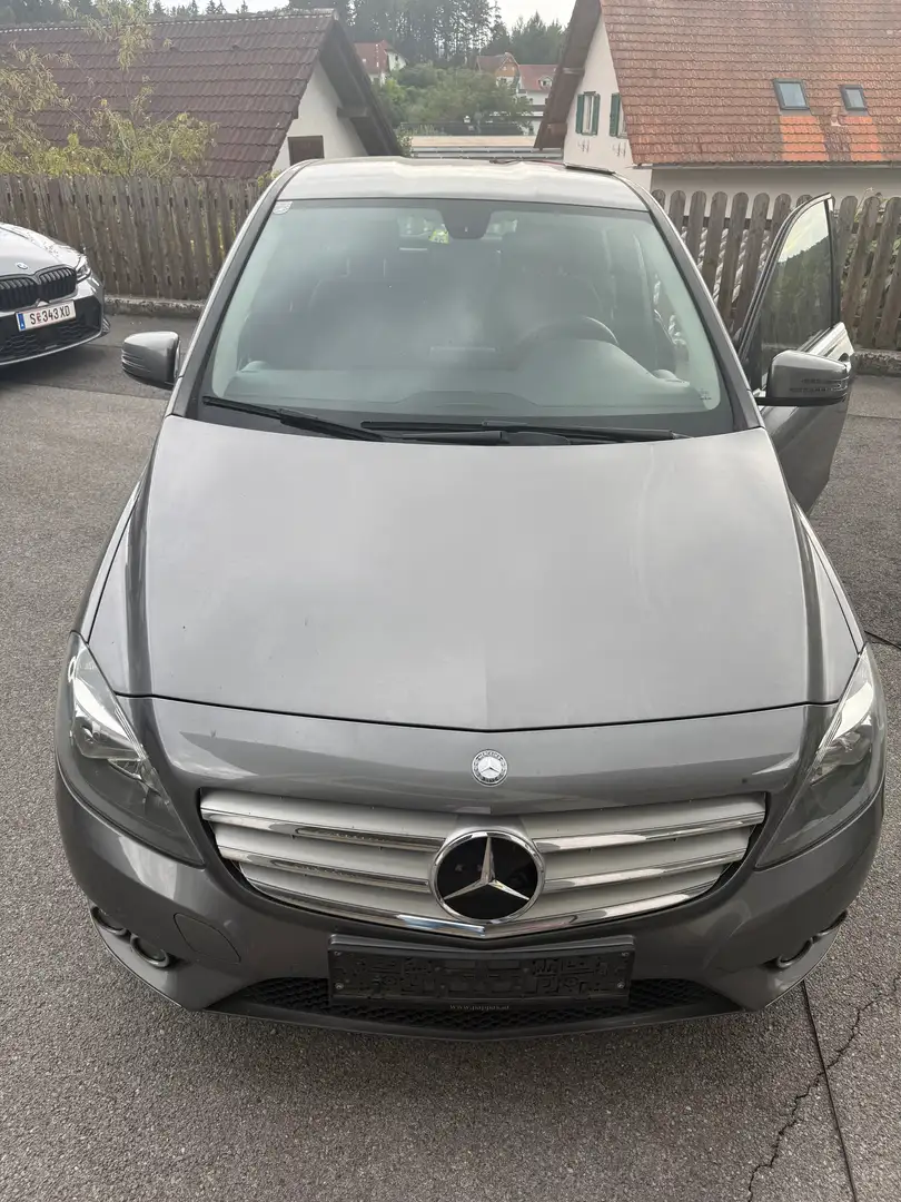 Mercedes-Benz B 180 B 180 BlueEfficiency Grau - 1
