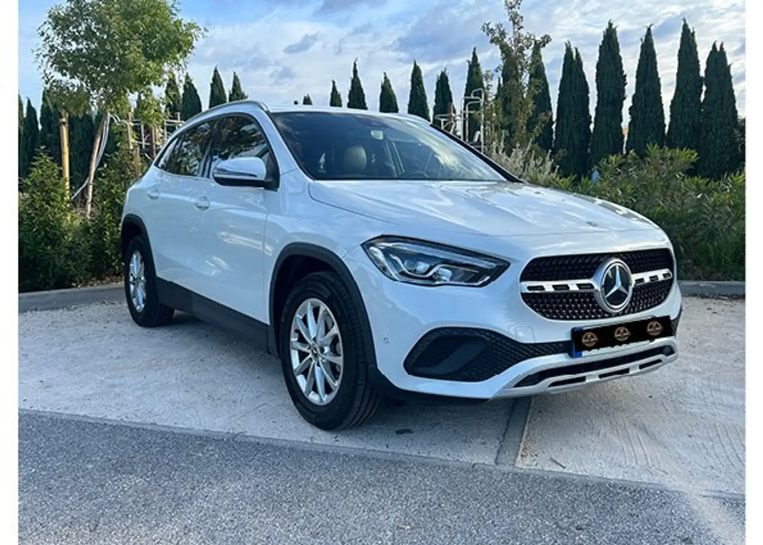 Mercedes-Benz GLA 200 GLA 200 7G-DCT Business Line Blanc - 1